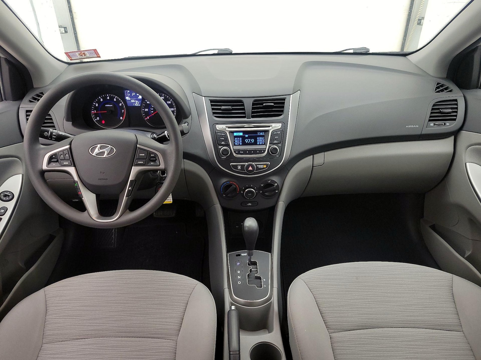 2016 Hyundai Accent SE - Photo 10