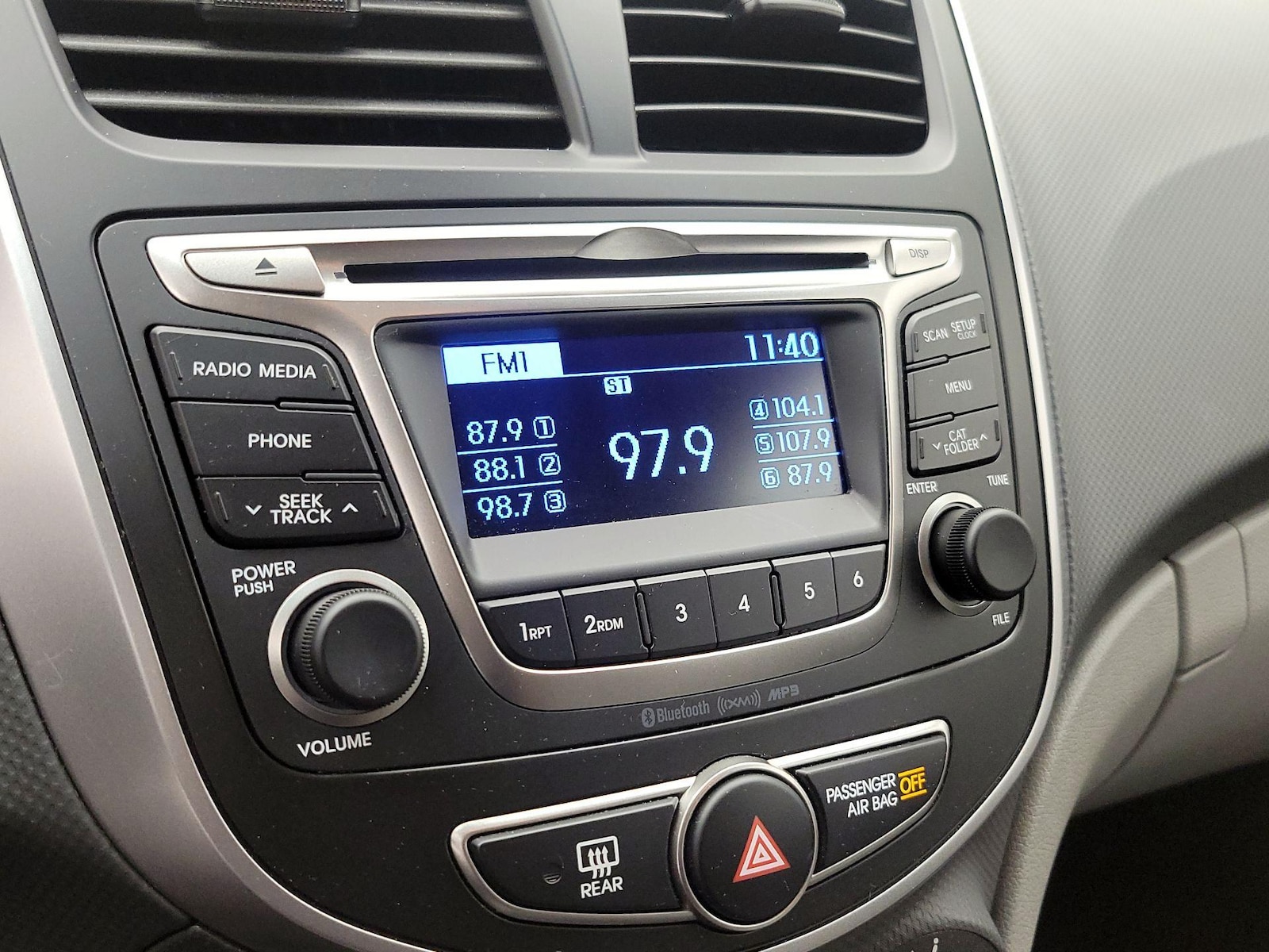 2016 Hyundai Accent SE - Photo 15