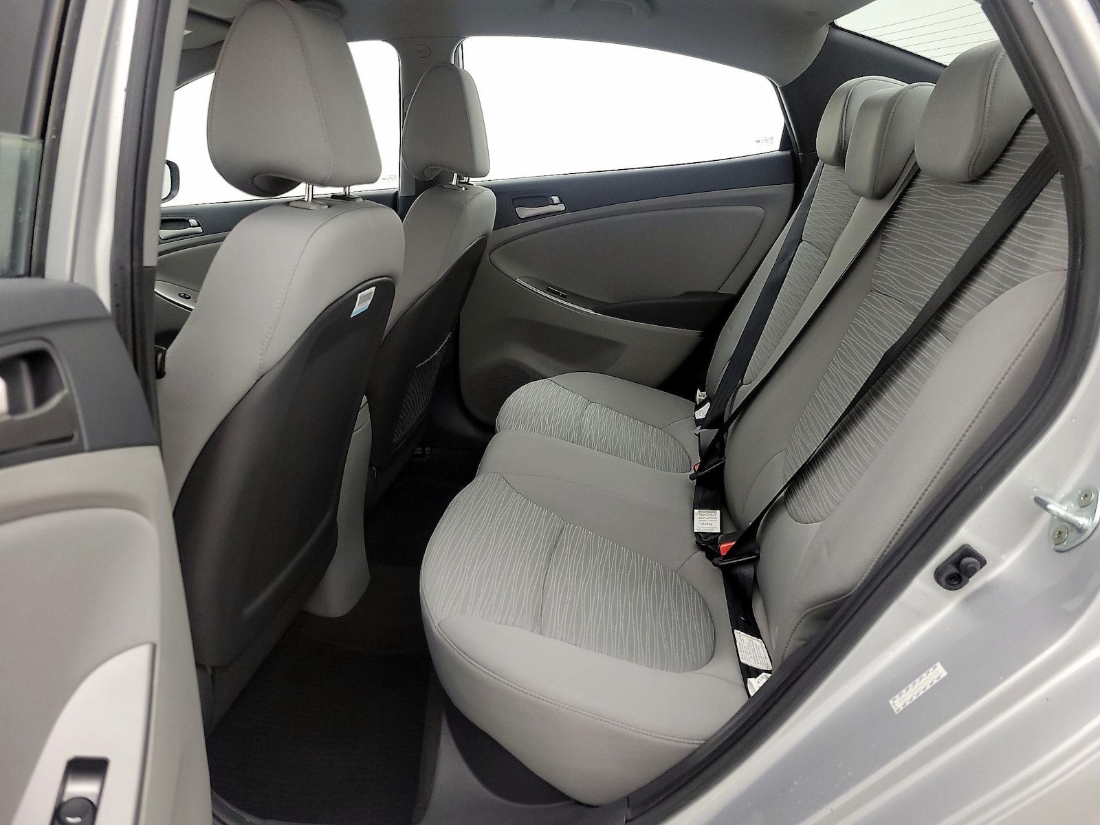 2016 Hyundai Accent SE - Photo 19