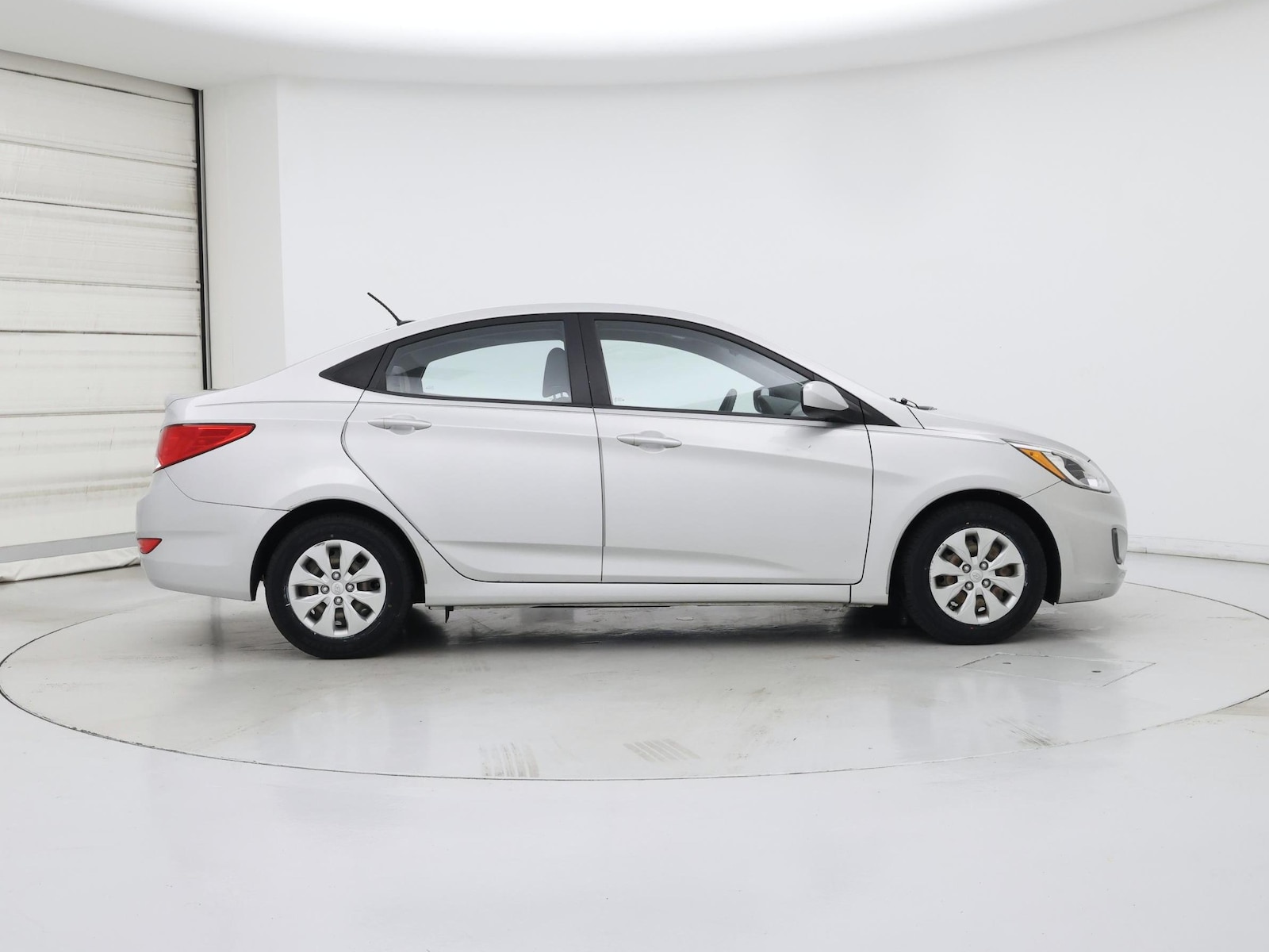 2016 Hyundai Accent SE - Photo 8