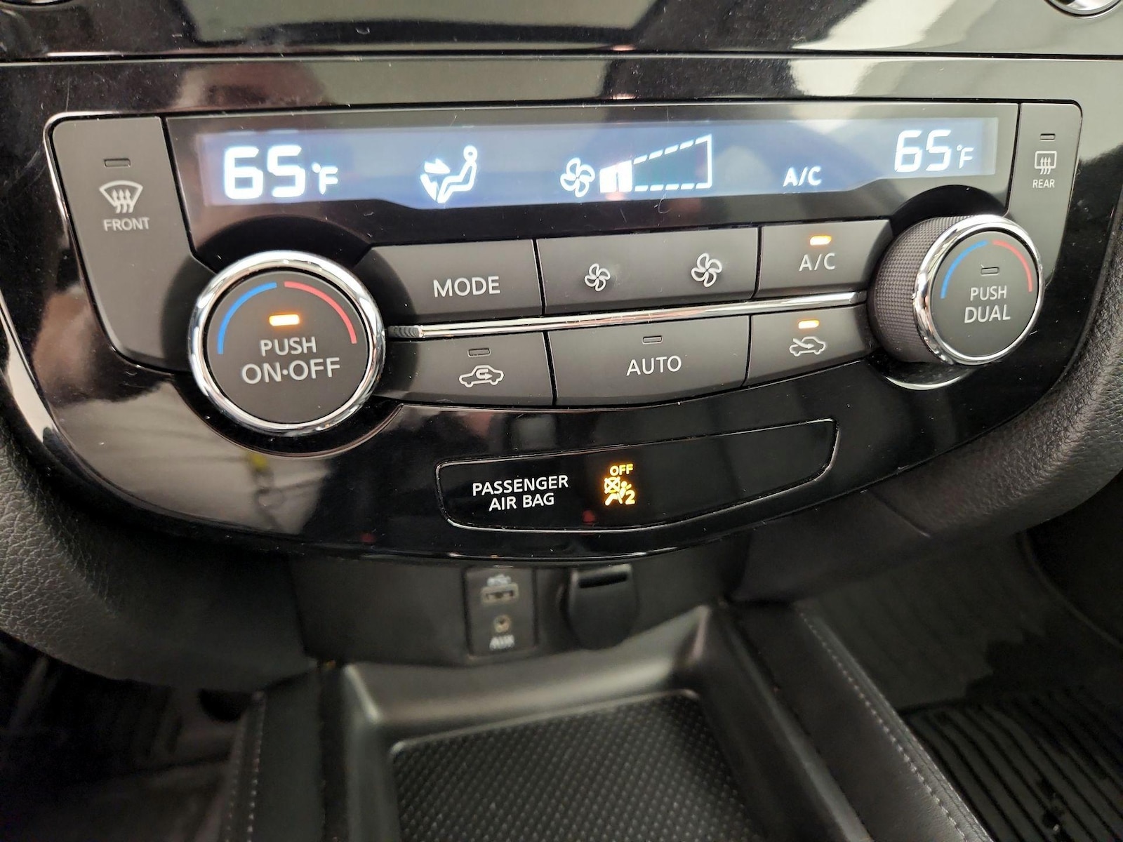 2017 Nissan Rogue SL - Photo 18