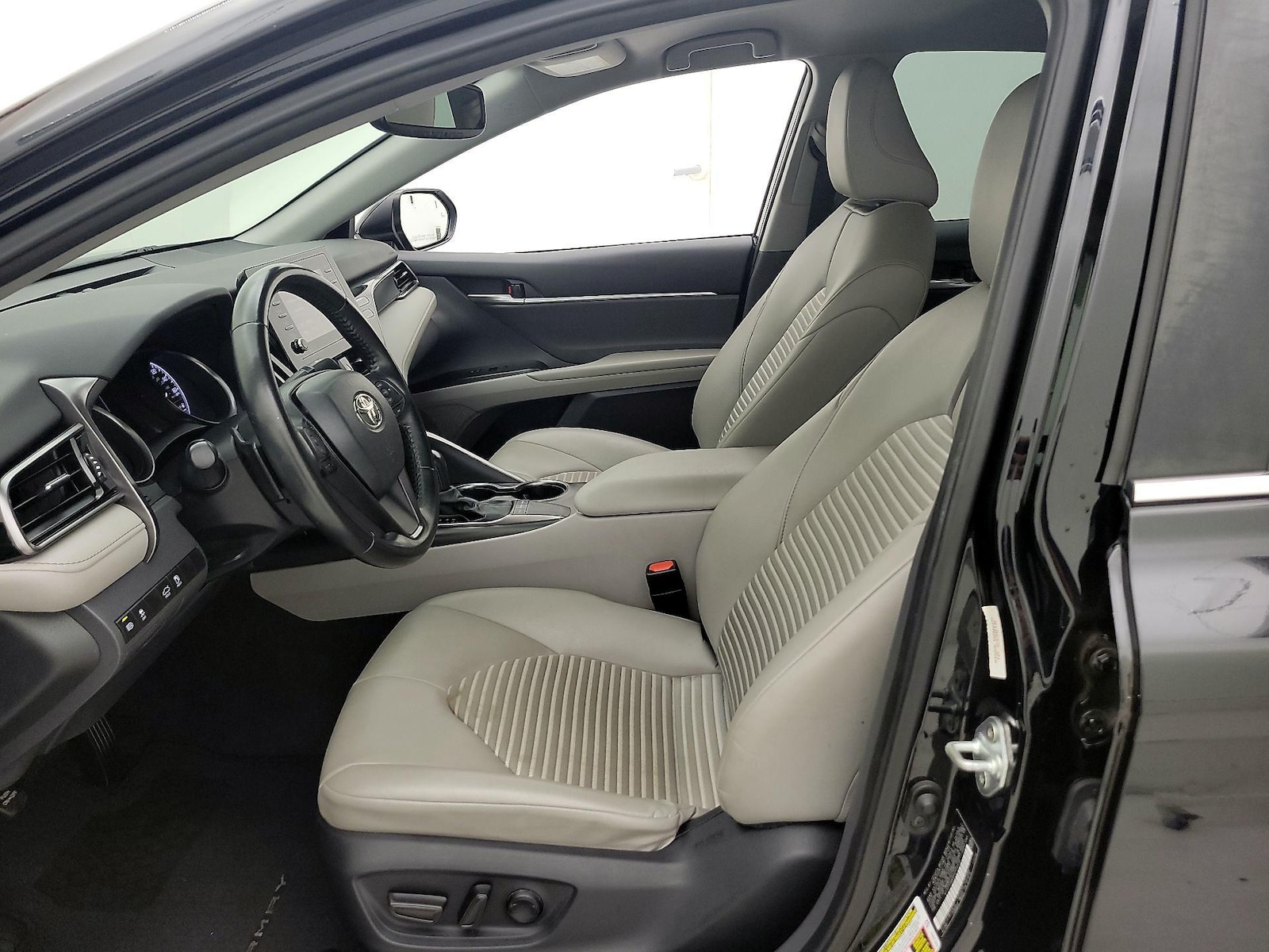 Power Seat(s) & Side Airbags