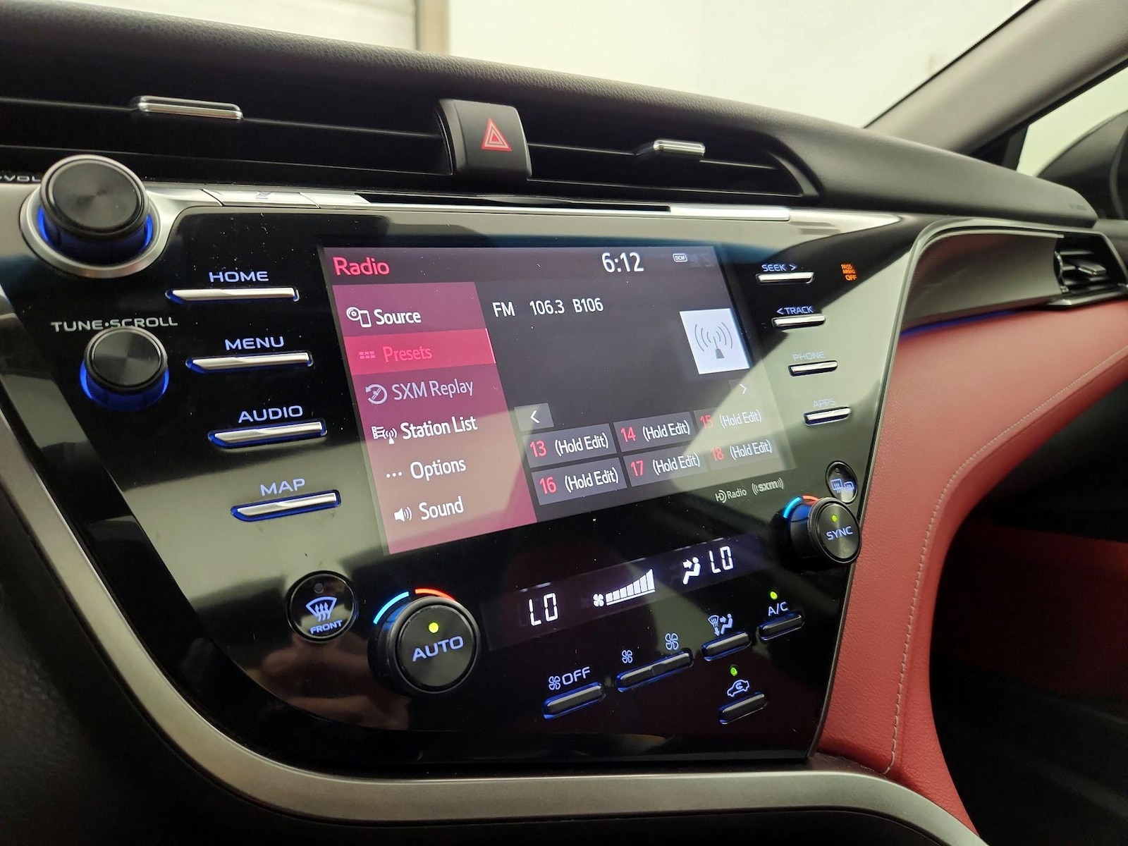 2020 Toyota Camry XSE - Photo 16