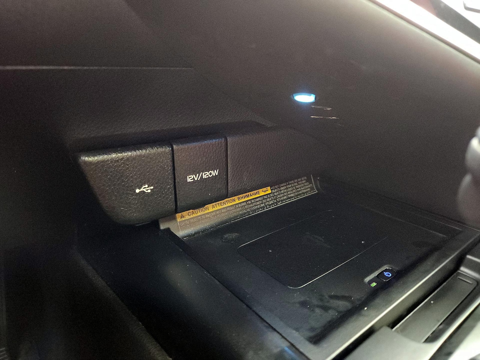 2020 Toyota Camry XSE - Photo 19