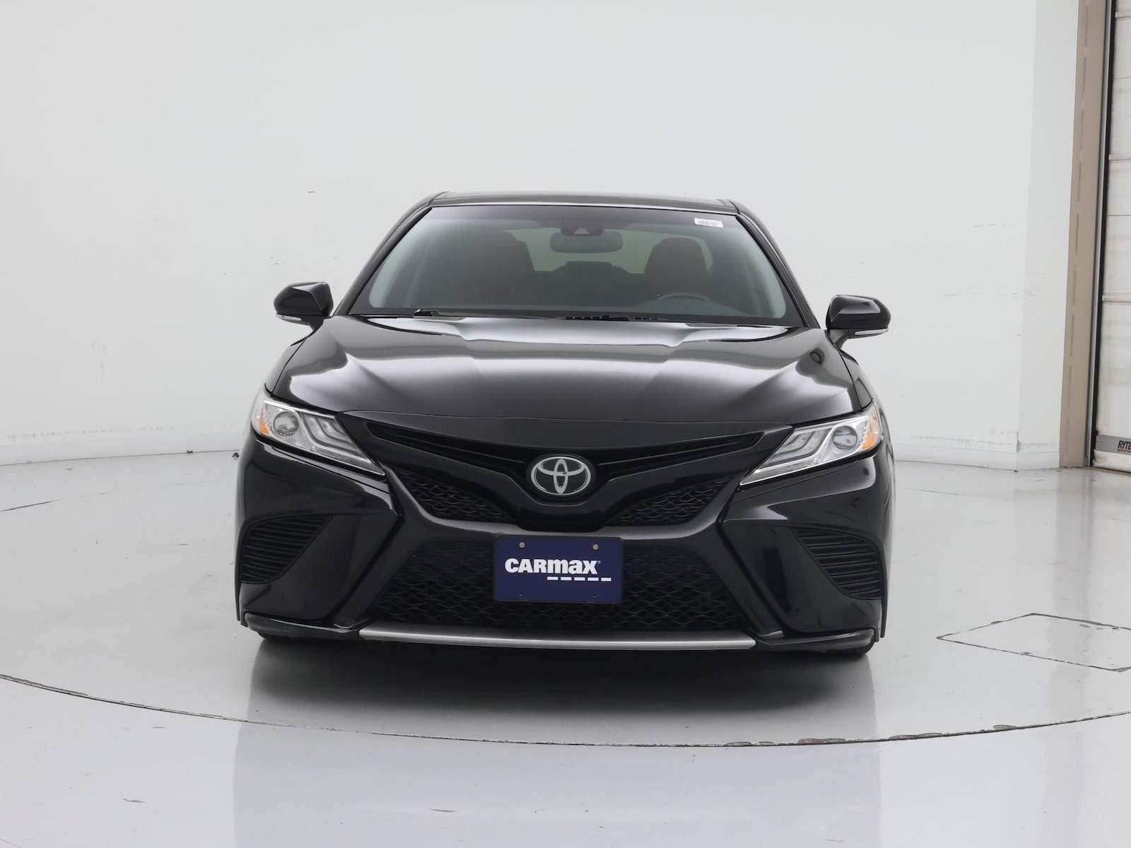 2020 Toyota Camry XSE - Photo 6