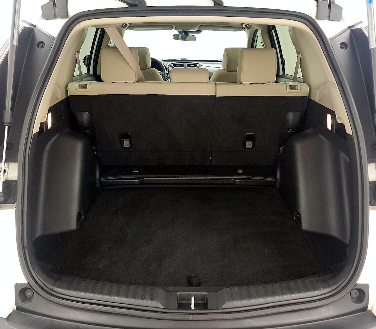 Trunk/Cargo (Seats Up)