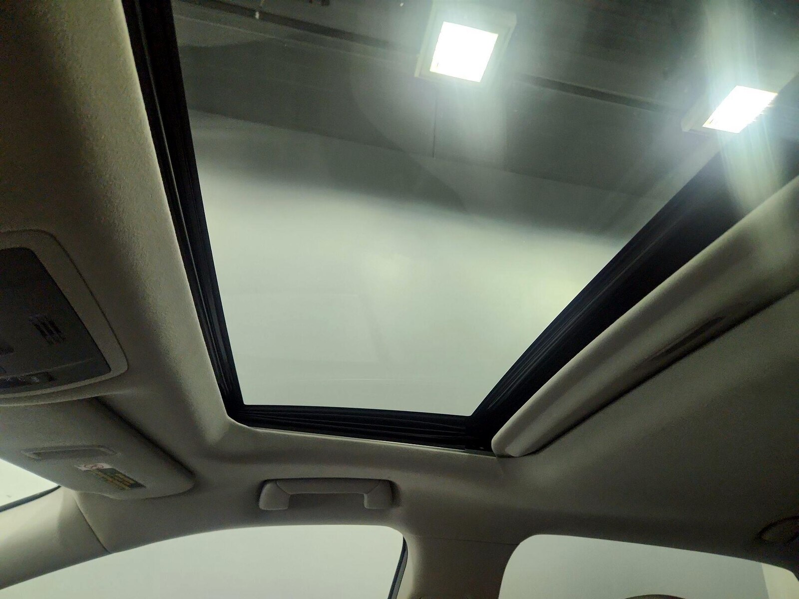 Sunroof(s) & Overhead Airbags