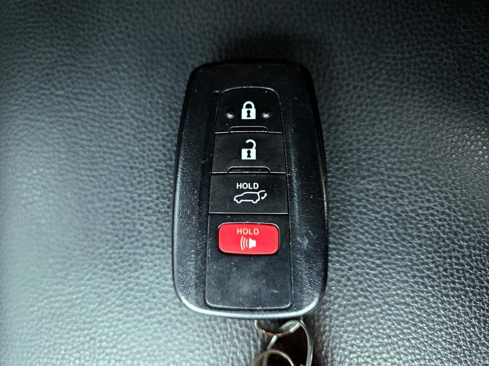 2021 Toyota RAV4 XLE - Photo 22