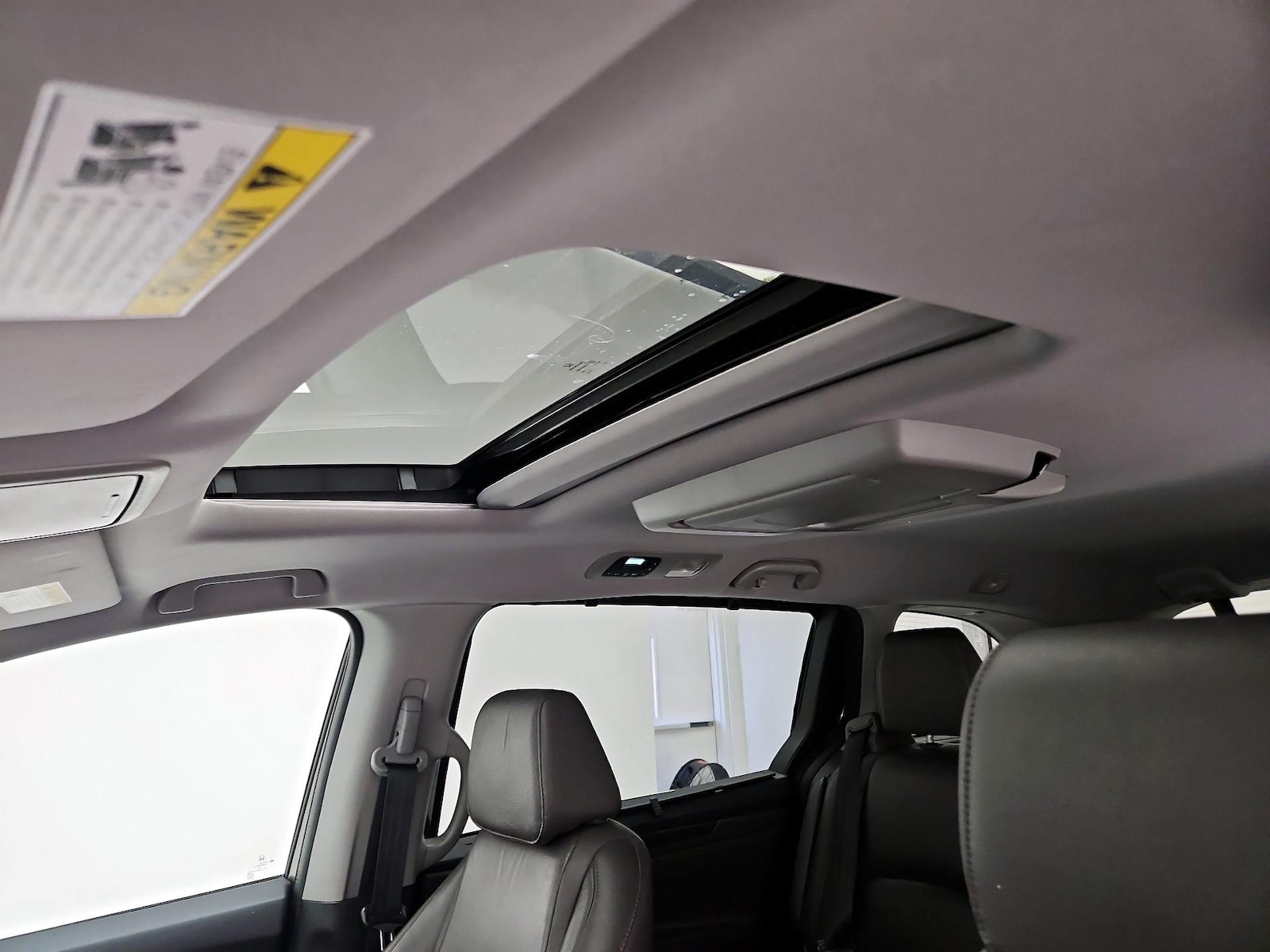 Sunroof(s) & Overhead Airbags
