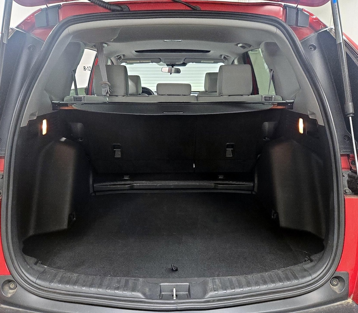 Trunk/Cargo (Seats Up)