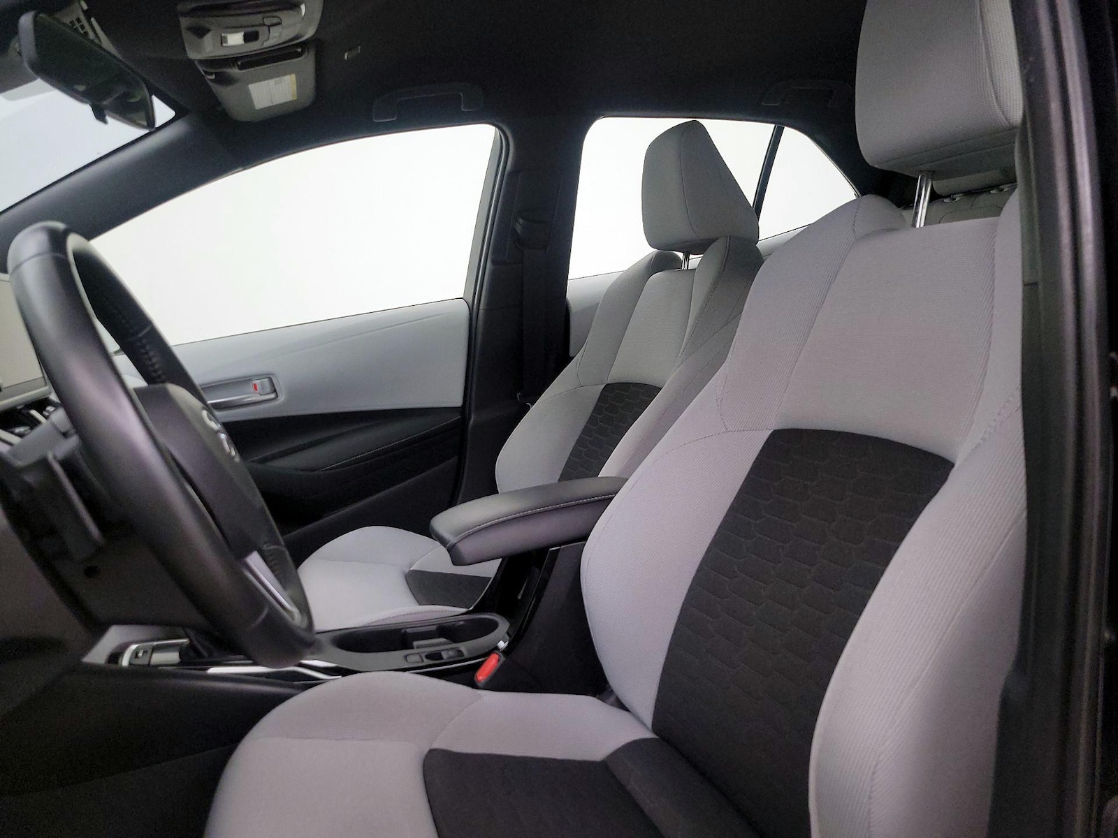2023 Toyota Corolla Hatchback SE - Photo 12