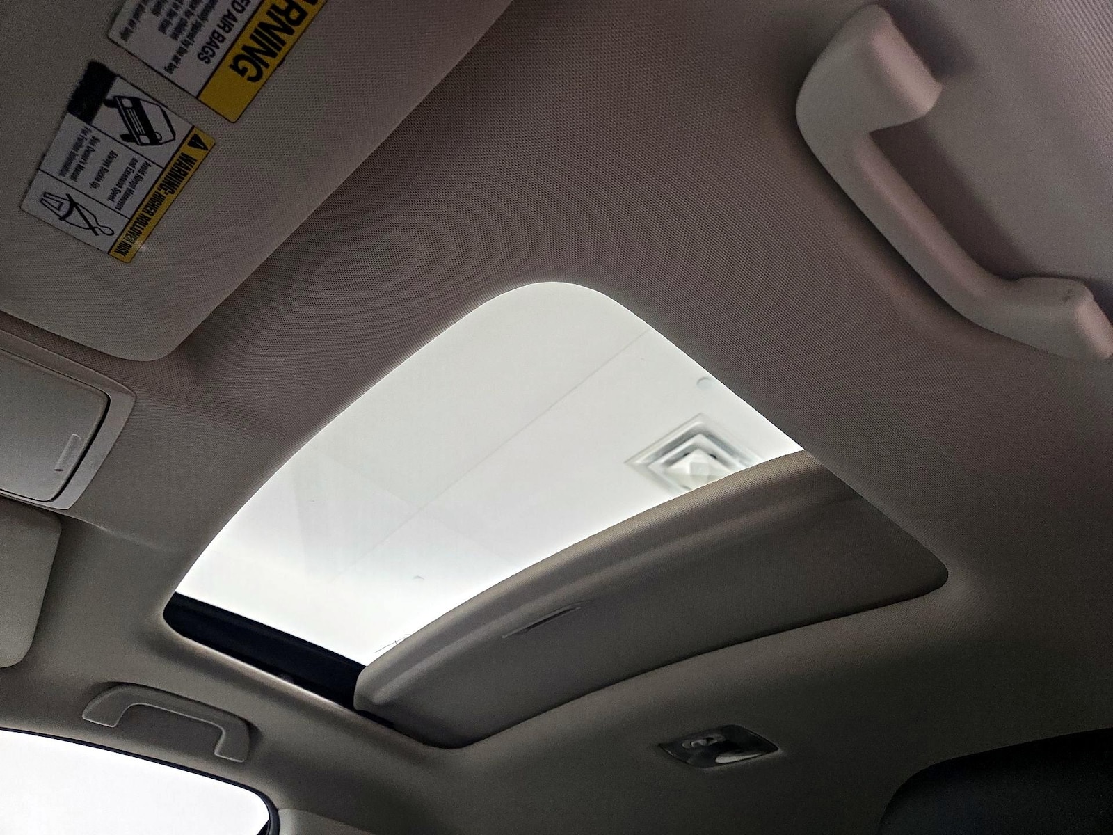 Sunroof(s) & Overhead Airbags