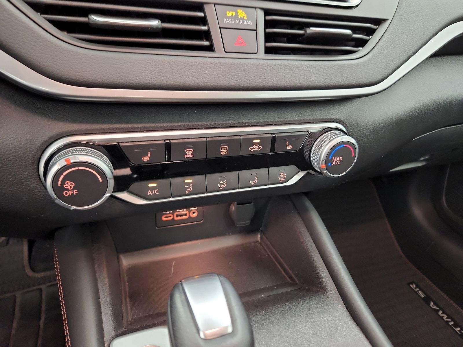 2020 Nissan Altima SR - Photo 17