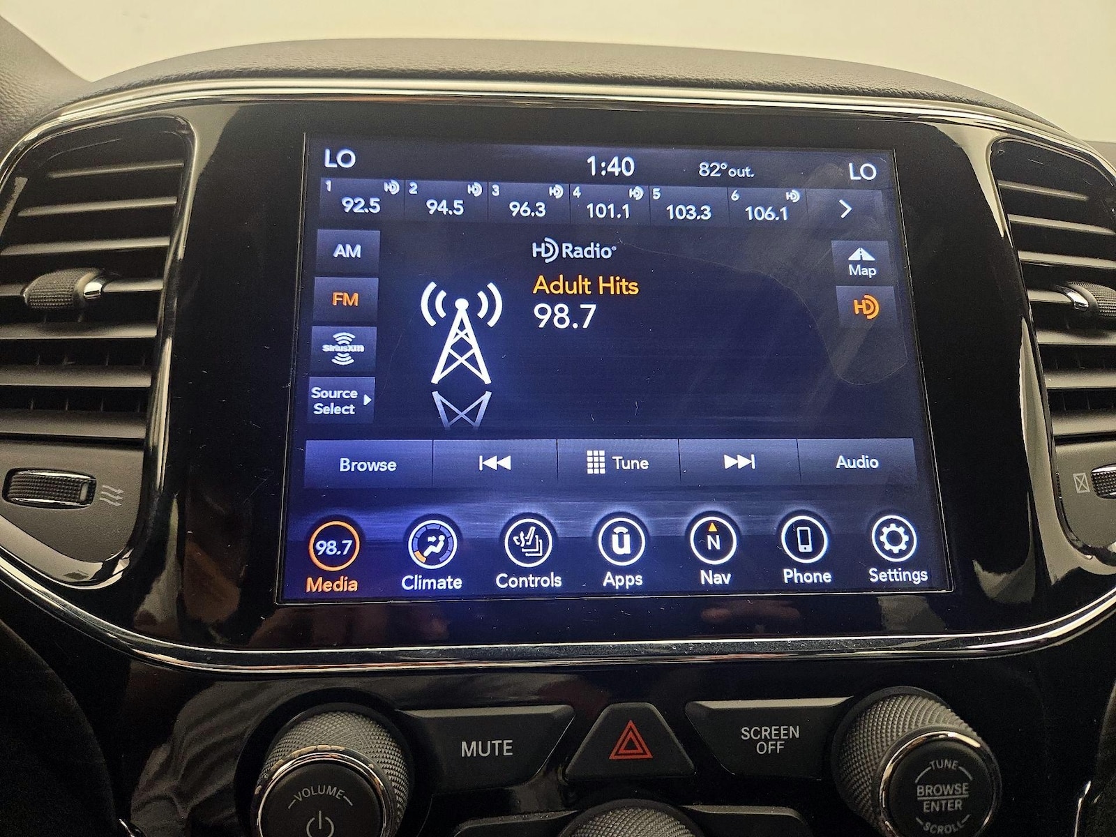 2019 Jeep Grand Cherokee Altitude - Photo 17