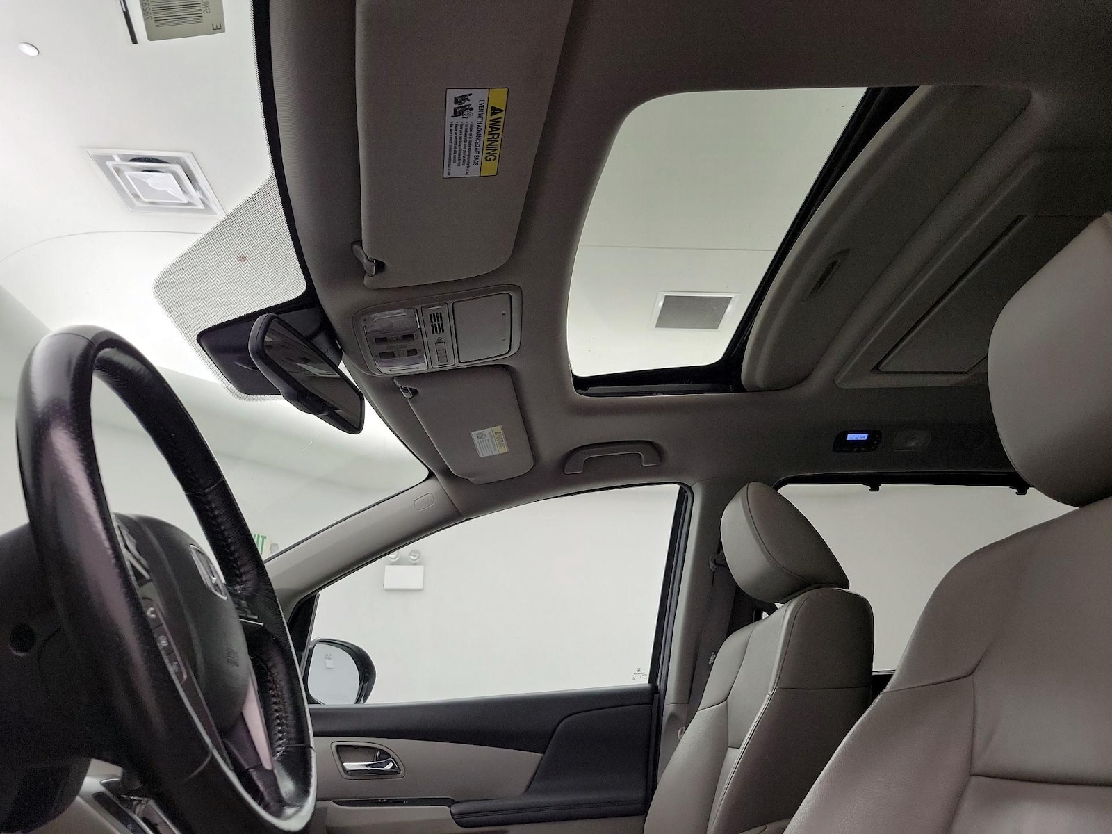 Sunroof(s) & Overhead Airbags