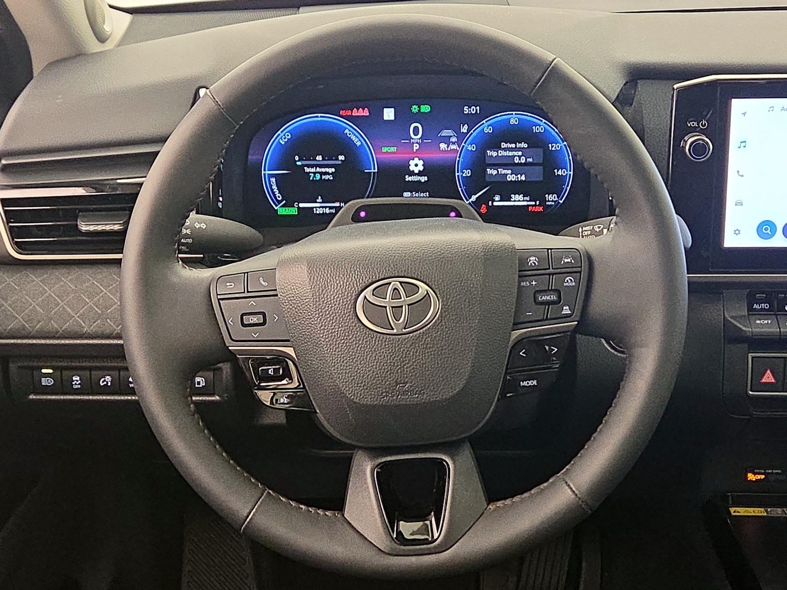 2025 Toyota Camry XLE - Photo 11