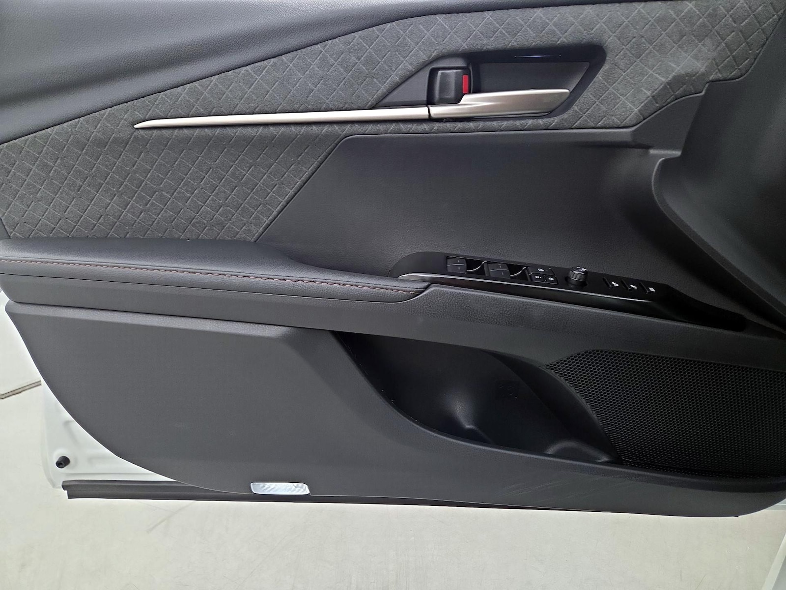 2025 Toyota Camry XLE - Photo 13