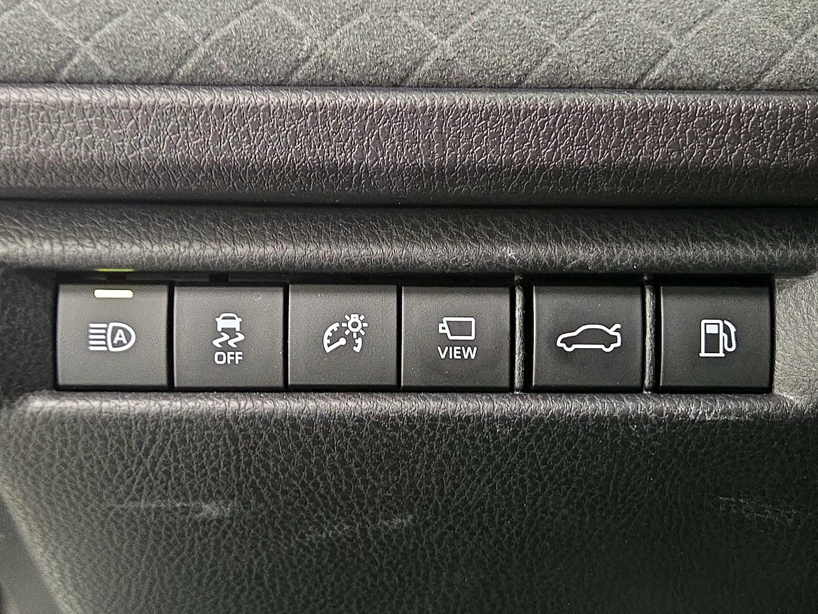 2025 Toyota Camry XLE - Photo 14