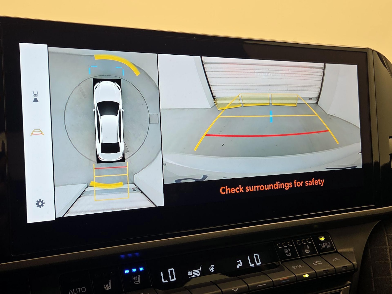 2025 Toyota Camry XLE - Photo 15