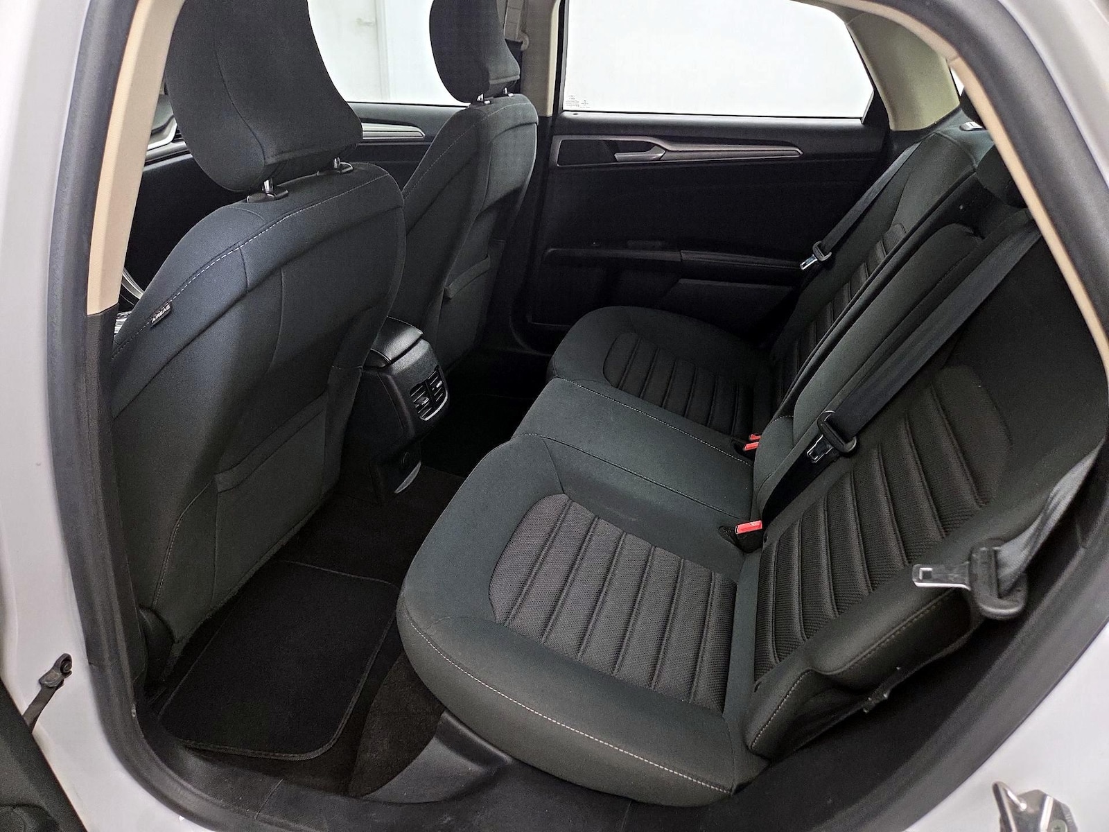 2019 Ford Fusion SE - Photo 20
