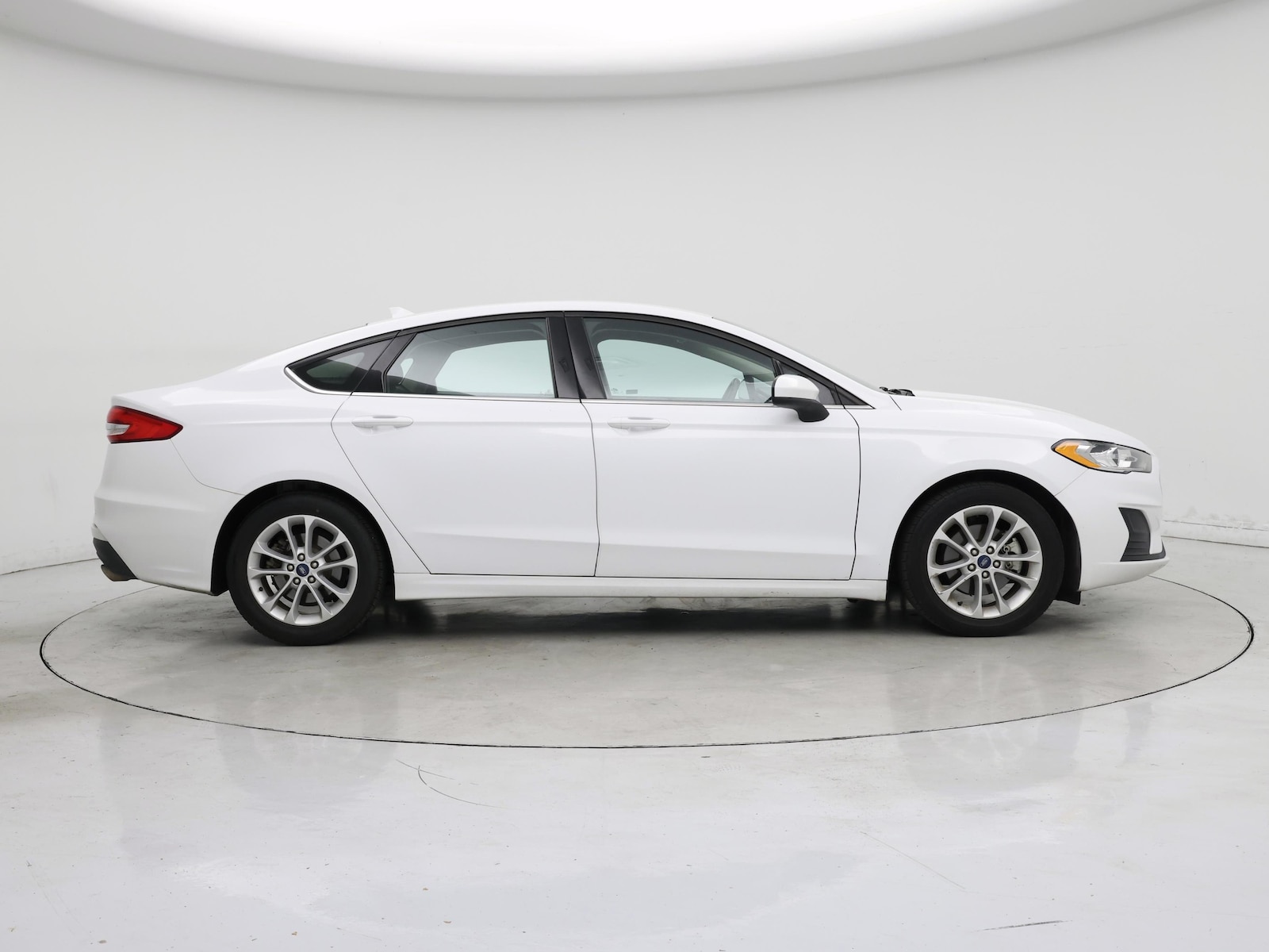 2019 Ford Fusion SE - Photo 8