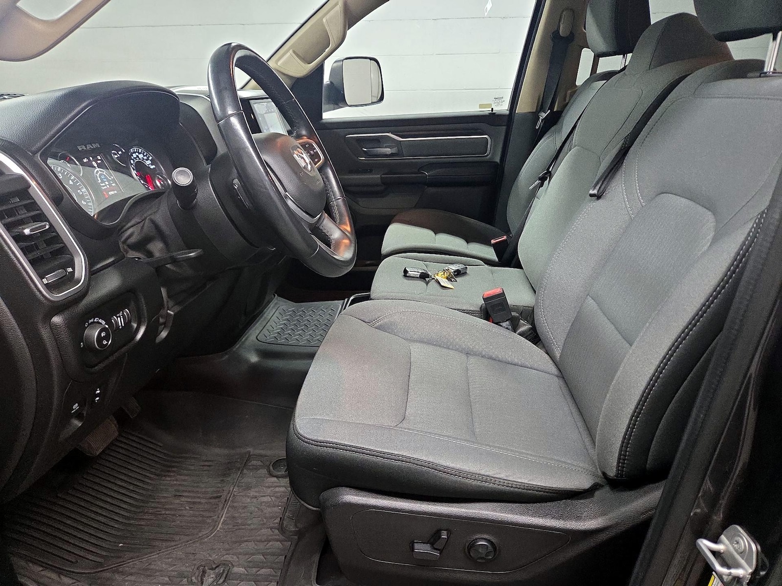 Power Seat(s) & Side Airbags