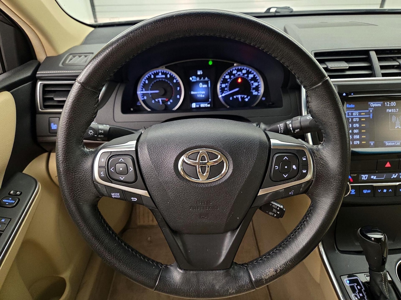 2015 Toyota Camry XLE - Photo 11