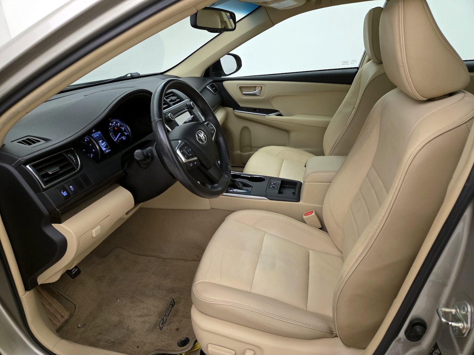 2015 Toyota Camry XLE - Photo 12