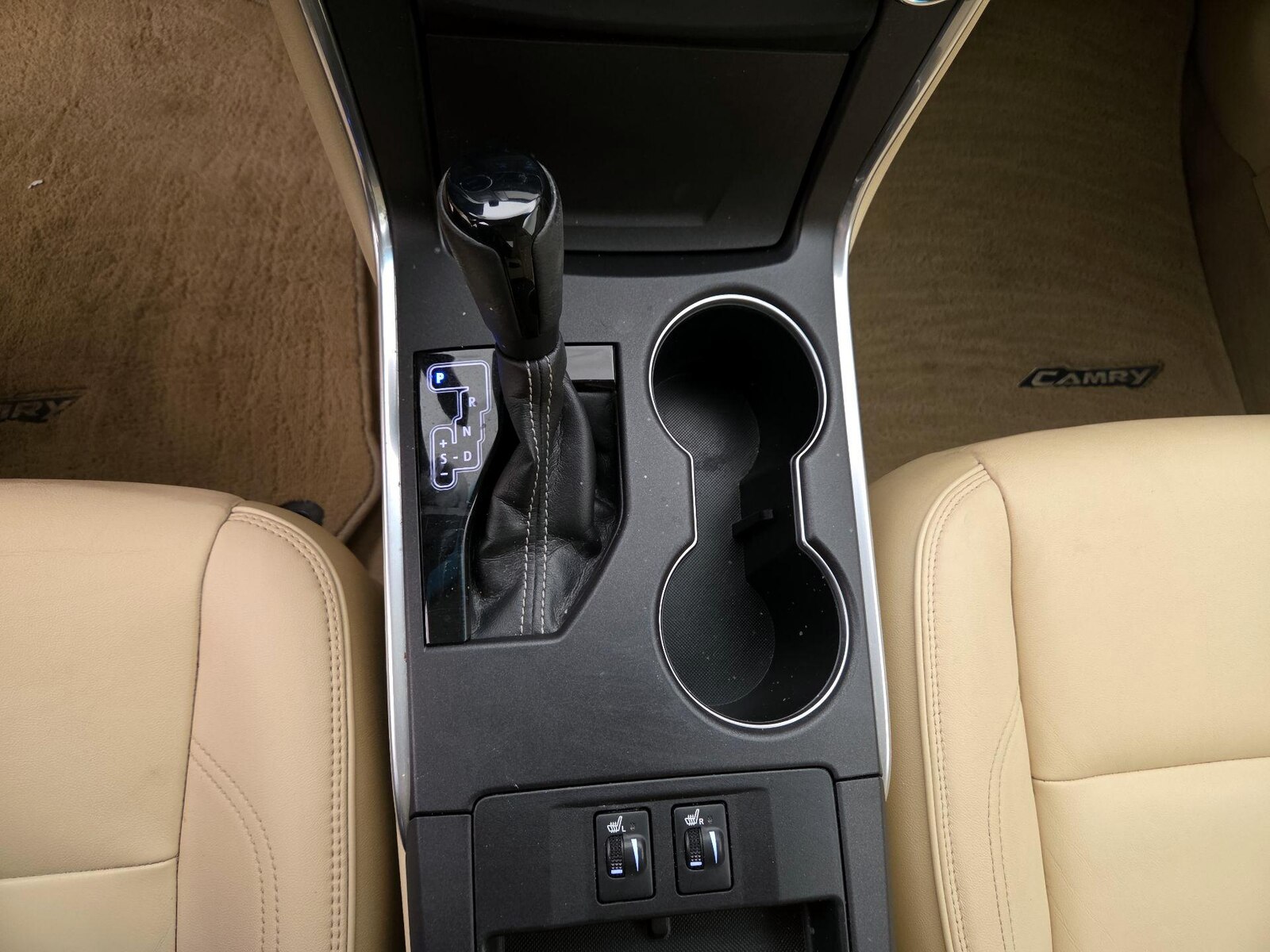 2015 Toyota Camry XLE - Photo 18
