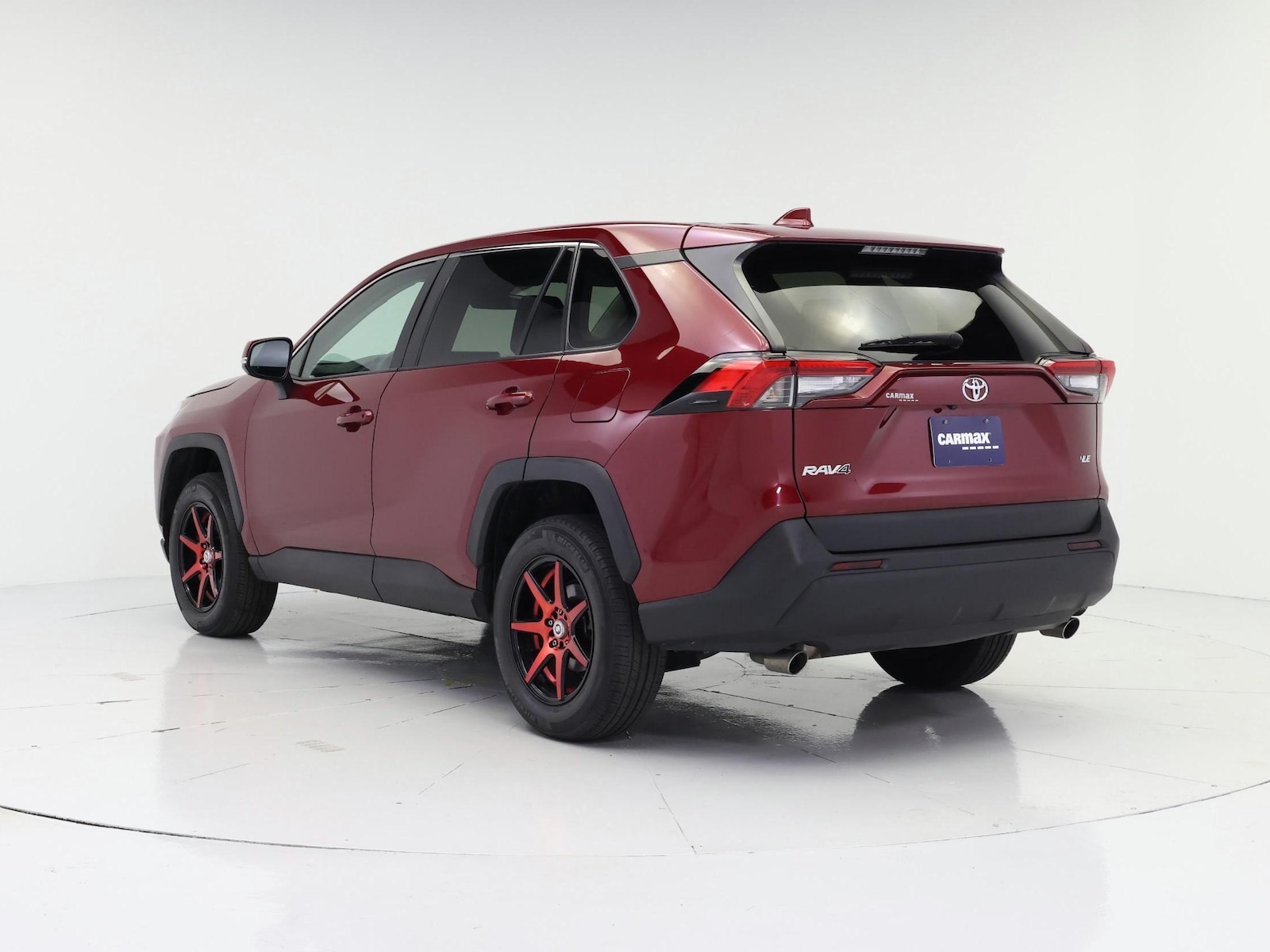 2023 Toyota RAV4 LE - Photo 3