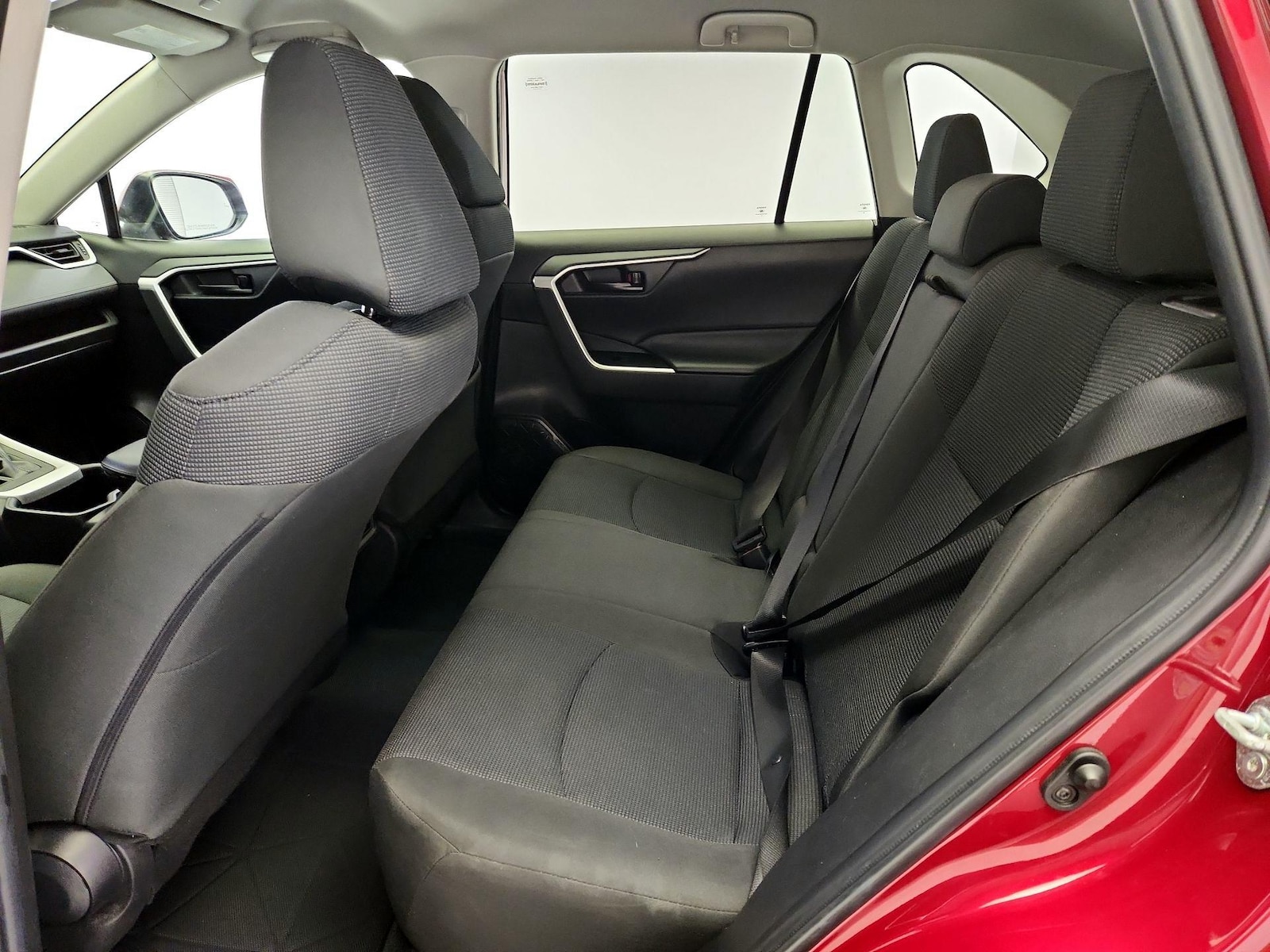 2023 Toyota RAV4 LE - Photo 20