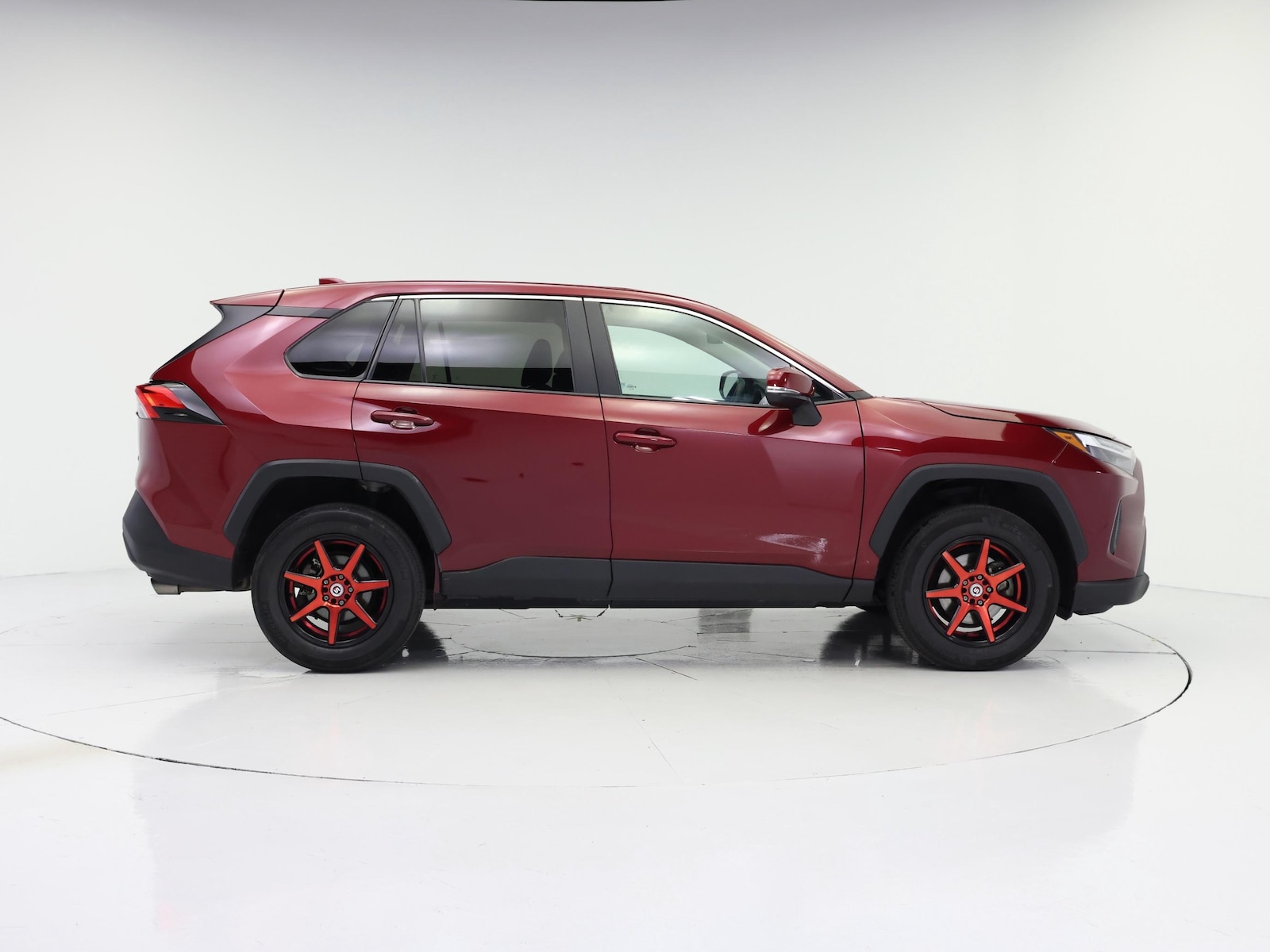 2023 Toyota RAV4 LE - Photo 8
