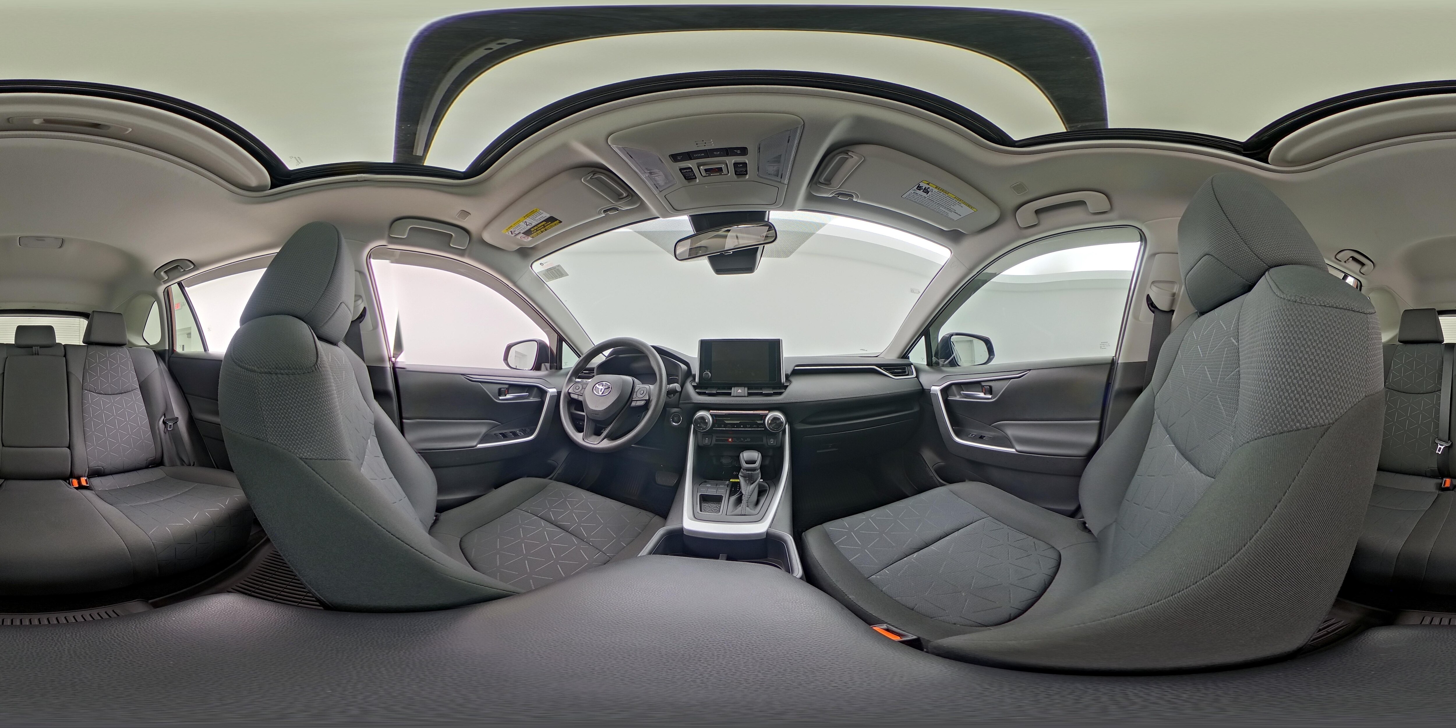 2025 Toyota RAV4 XLE - Photo 26
