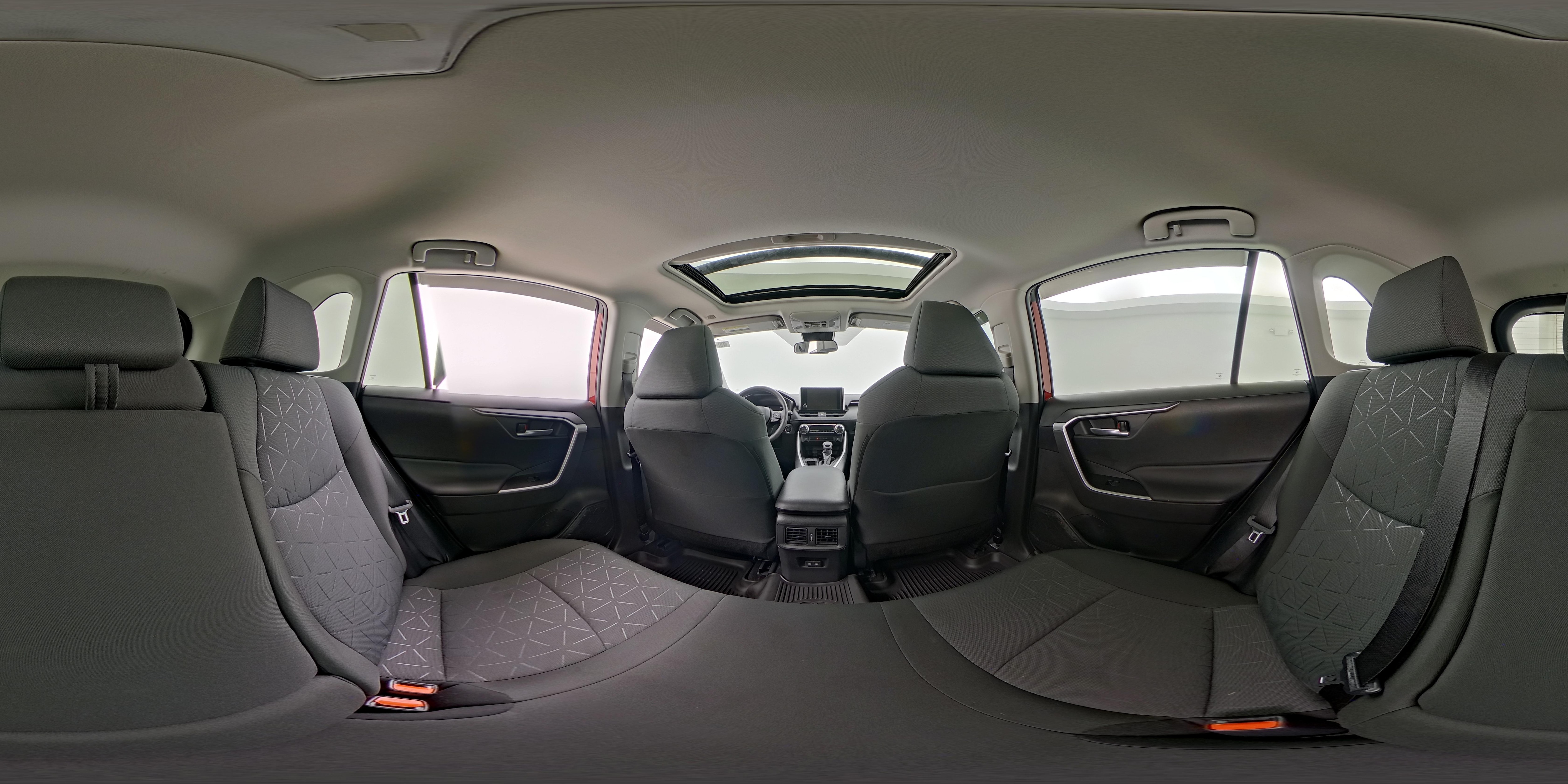 2025 Toyota RAV4 XLE - Photo 27