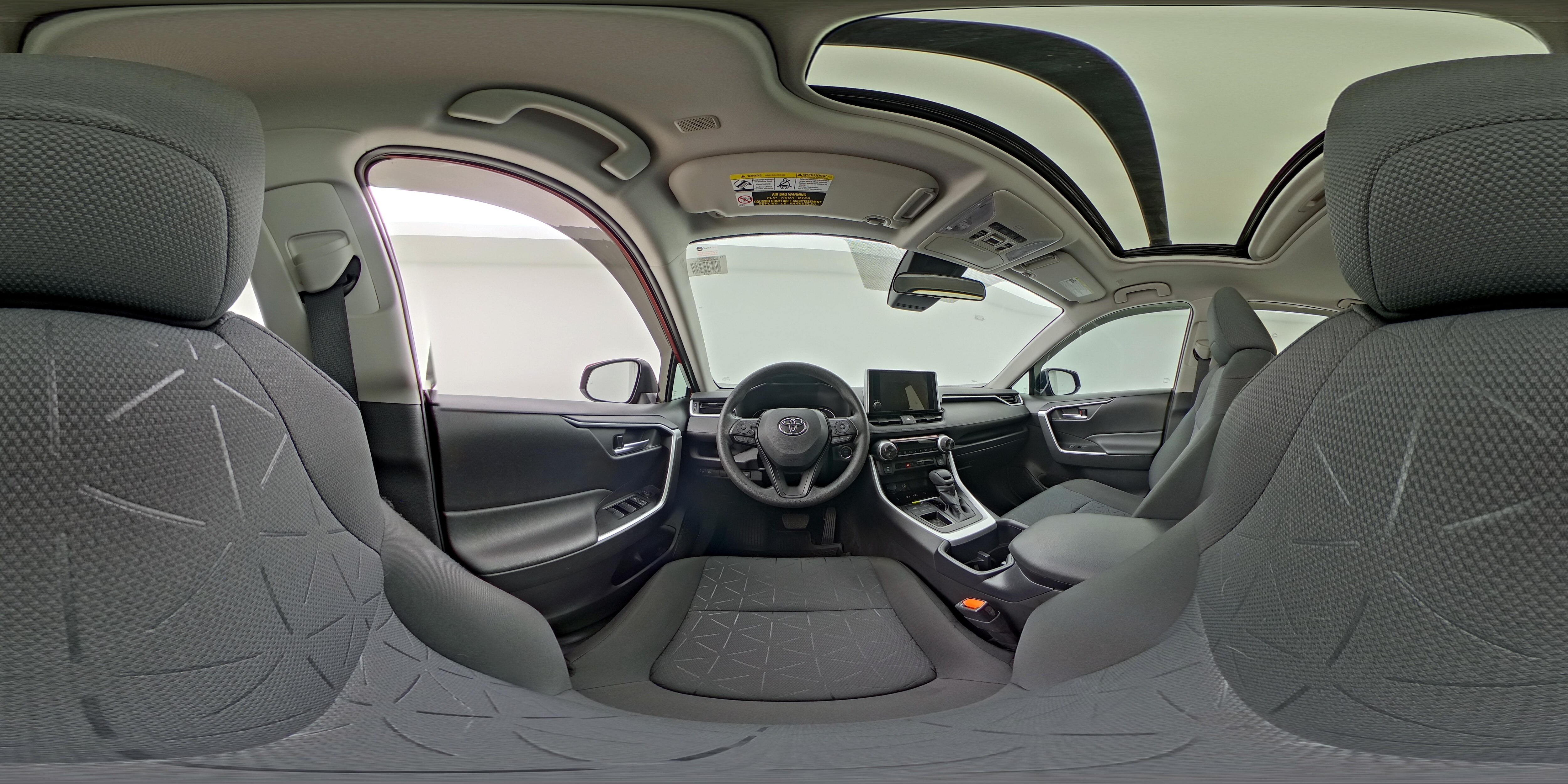 2025 Toyota RAV4 XLE - Photo 28