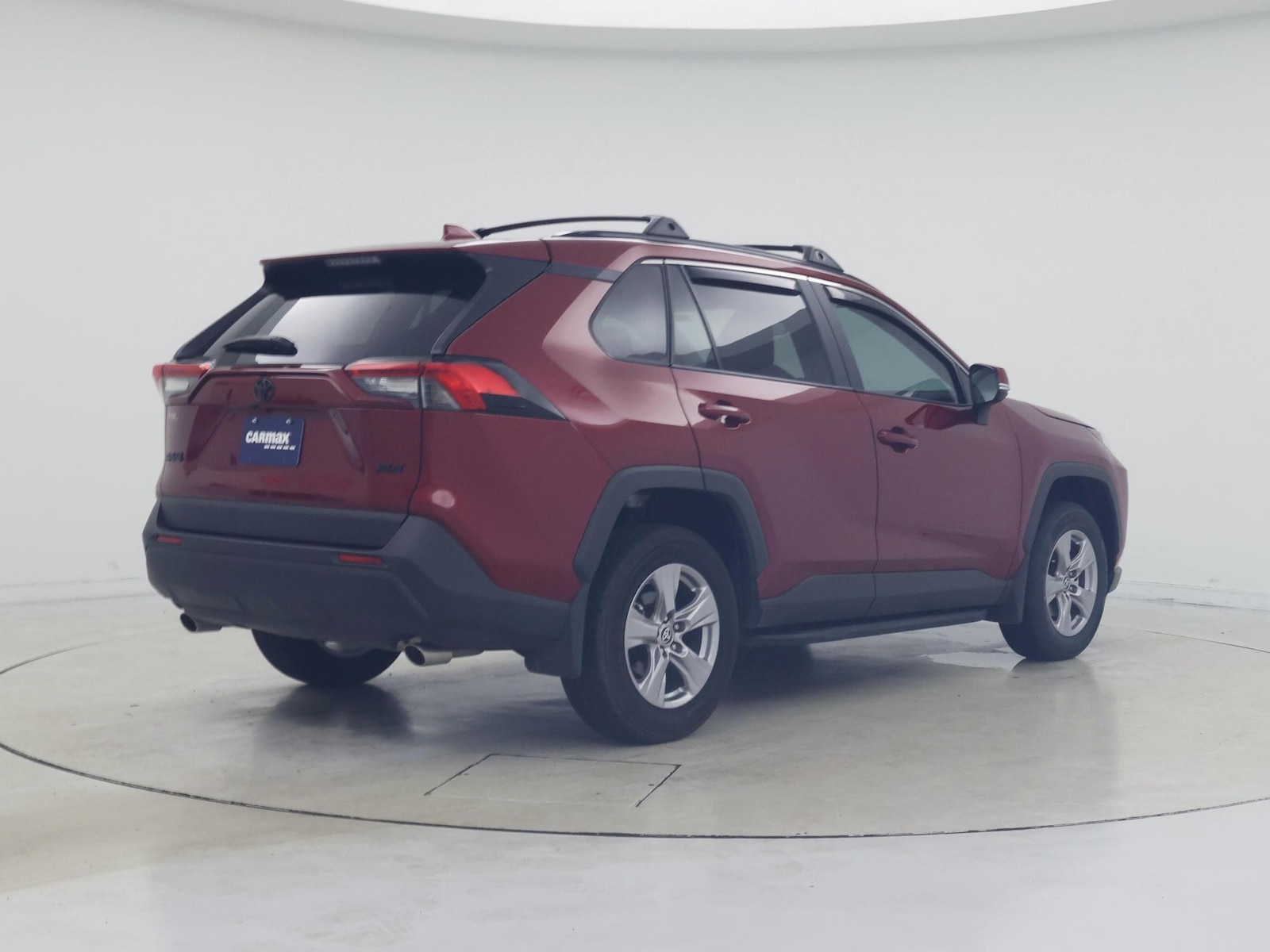 2025 Toyota RAV4 XLE - Photo 9