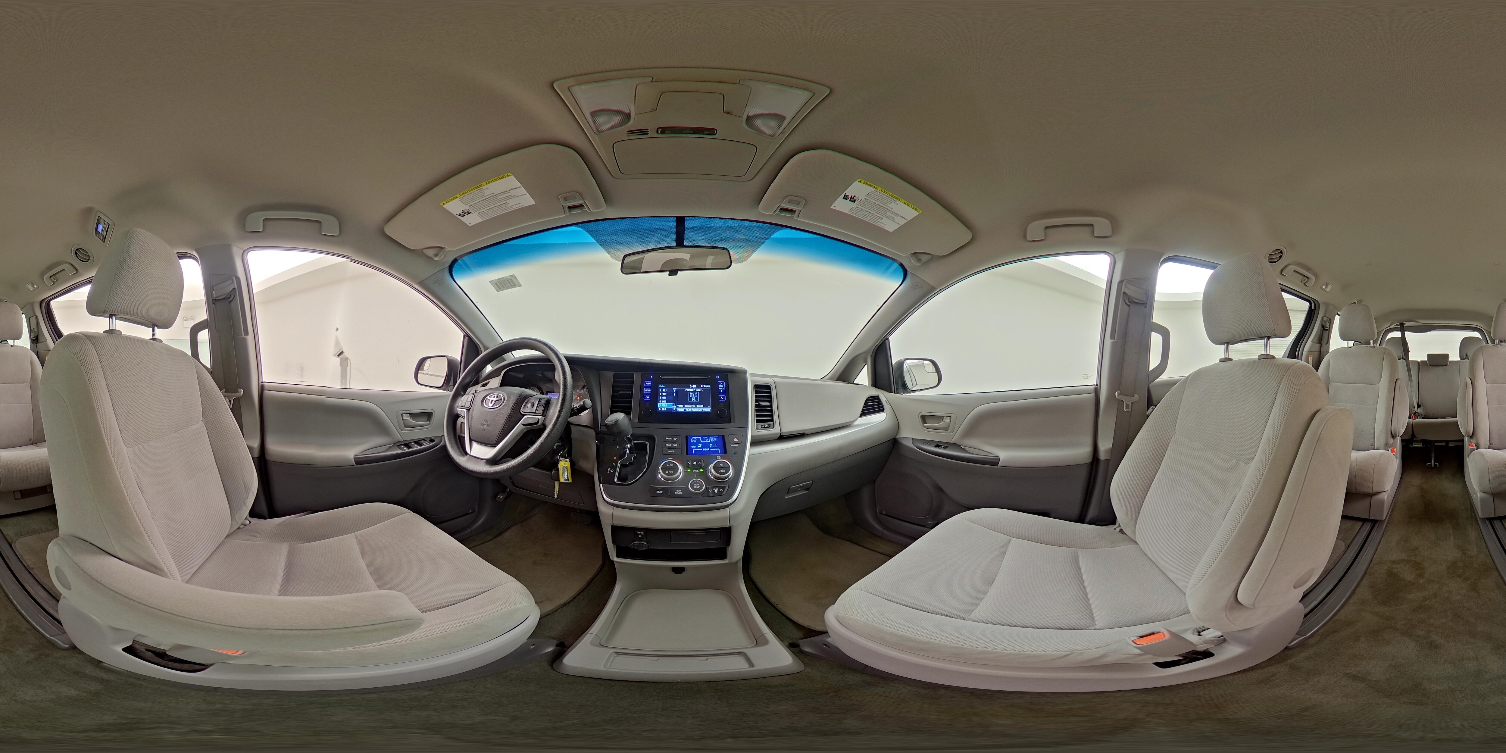 2017 Toyota Sienna L - Photo 25