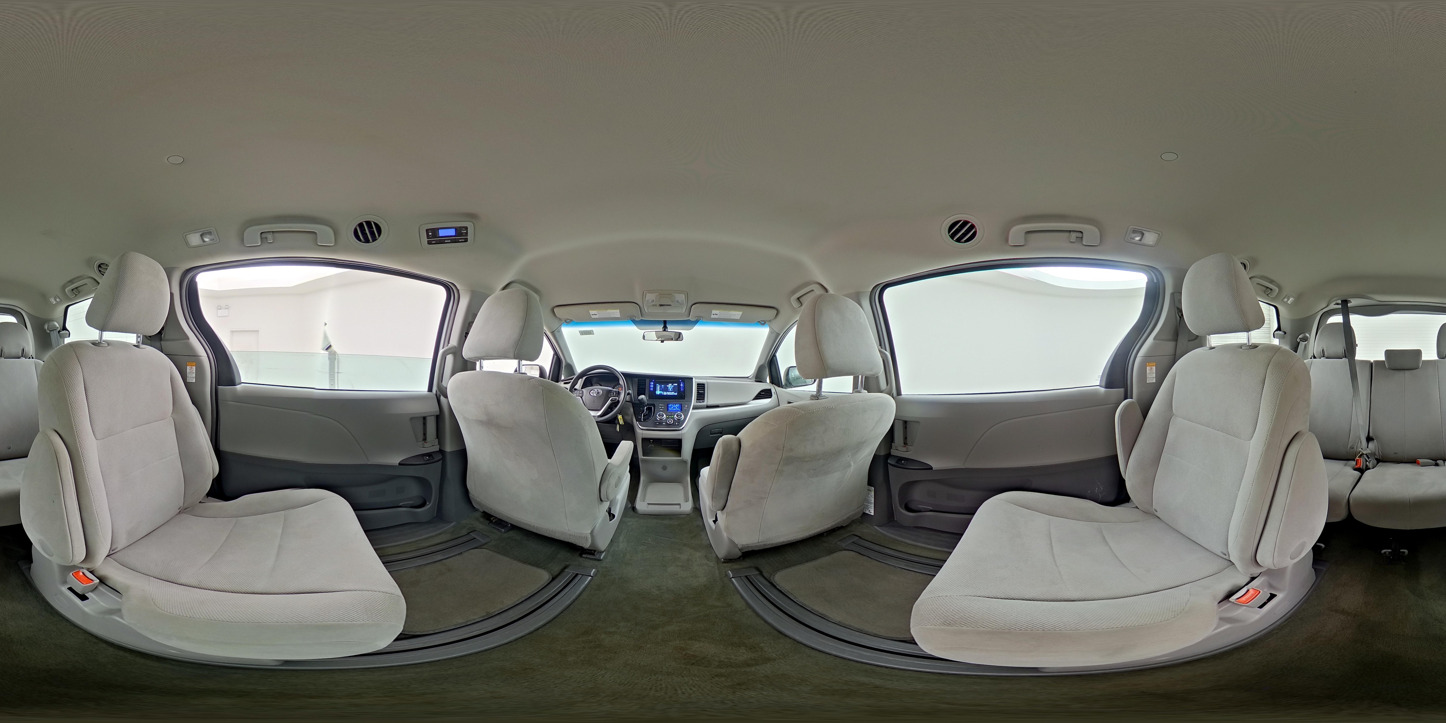 2017 Toyota Sienna L - Photo 26