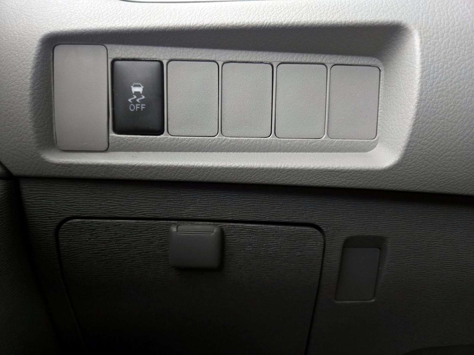 2017 Toyota Sienna L - Photo 14