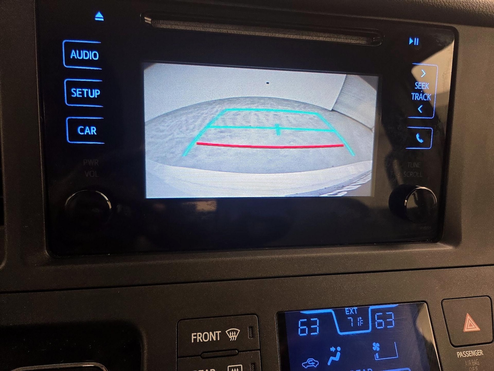 2017 Toyota Sienna L - Photo 15