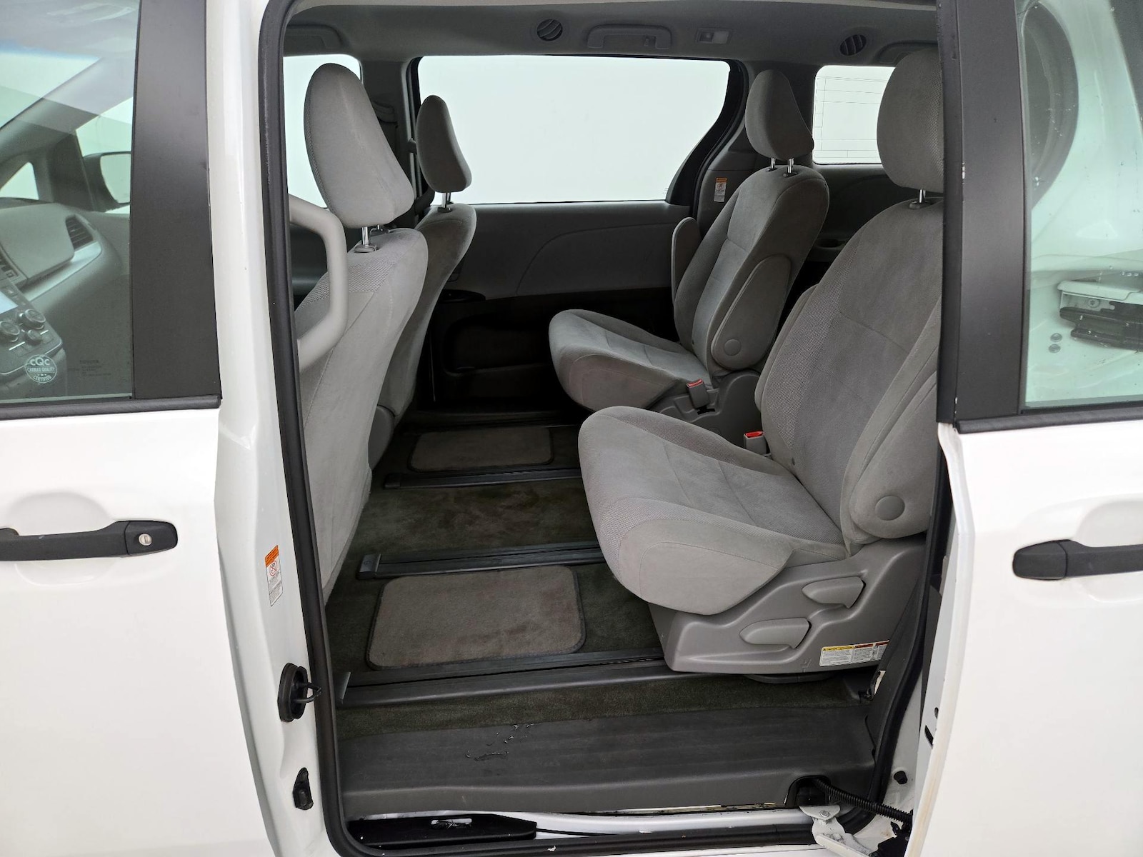 2017 Toyota Sienna L - Photo 20
