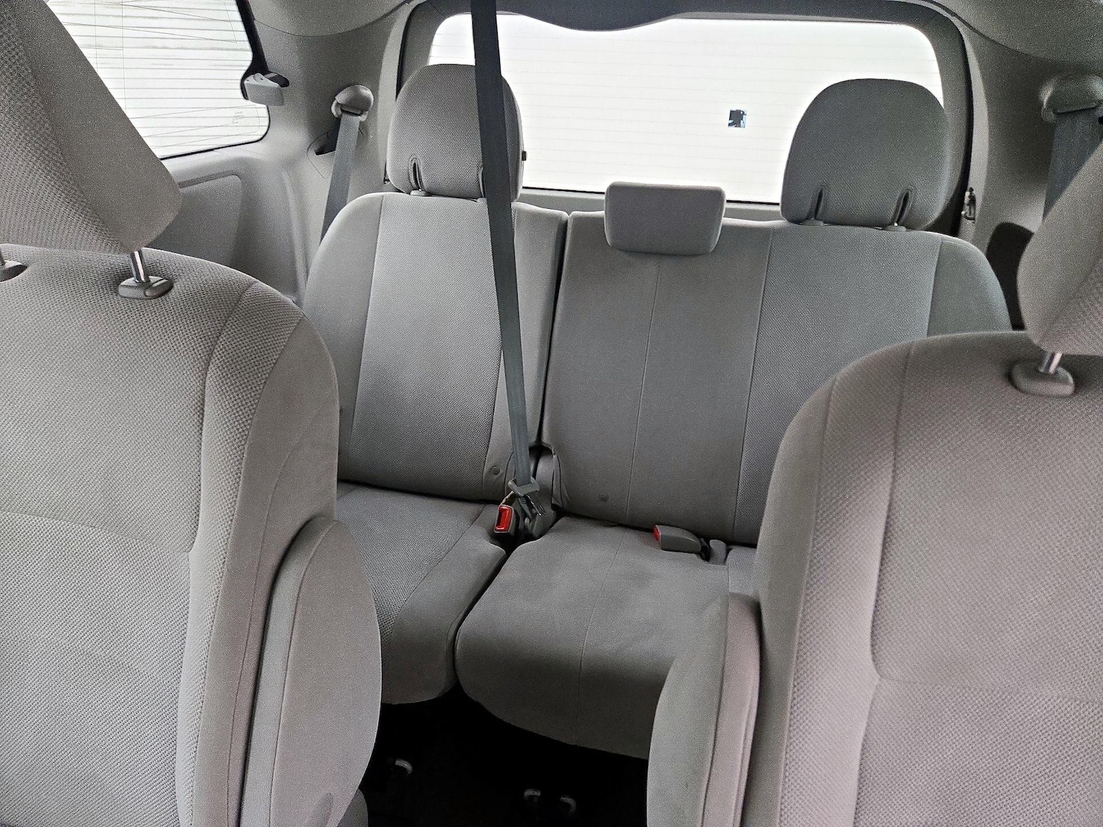 2017 Toyota Sienna L - Photo 21