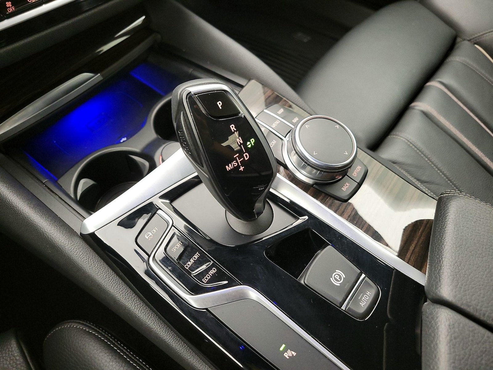 2017 BMW 5 Series 530i - Photo 19