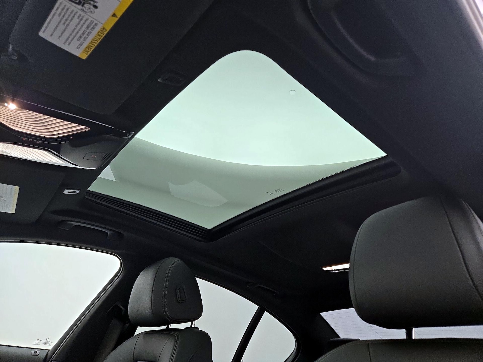 Sunroof(s) & Overhead Airbags