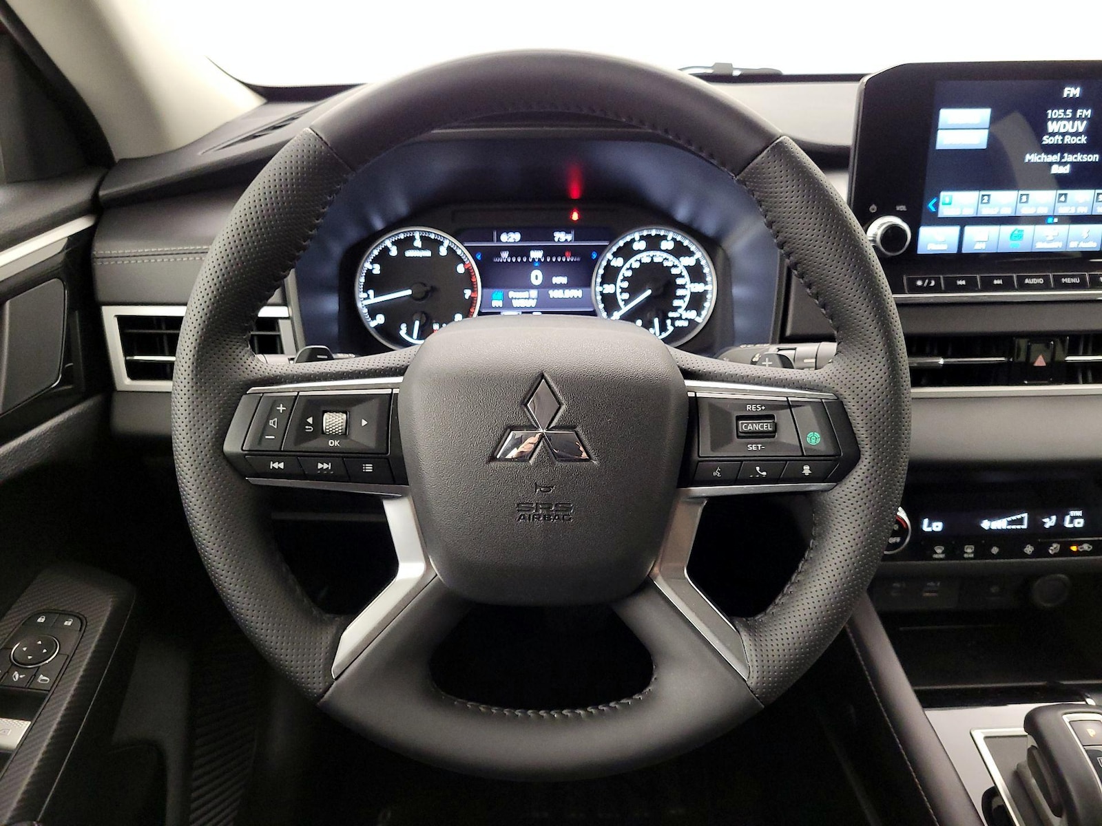 2024 Mitsubishi Outlander SE - Photo 11