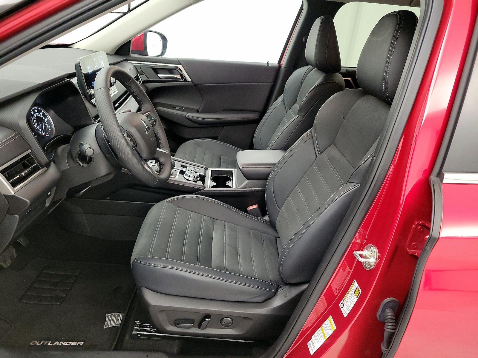 2024 Mitsubishi Outlander SE - Photo 12