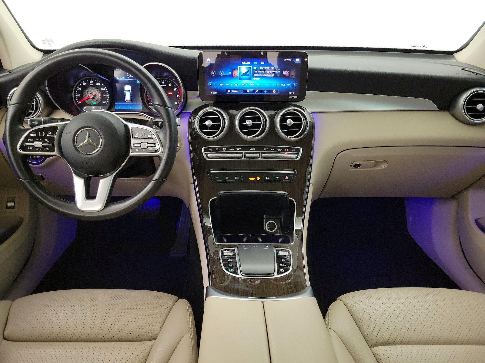 2021 Mercedes-Benz GLC GLC300 - Photo 10