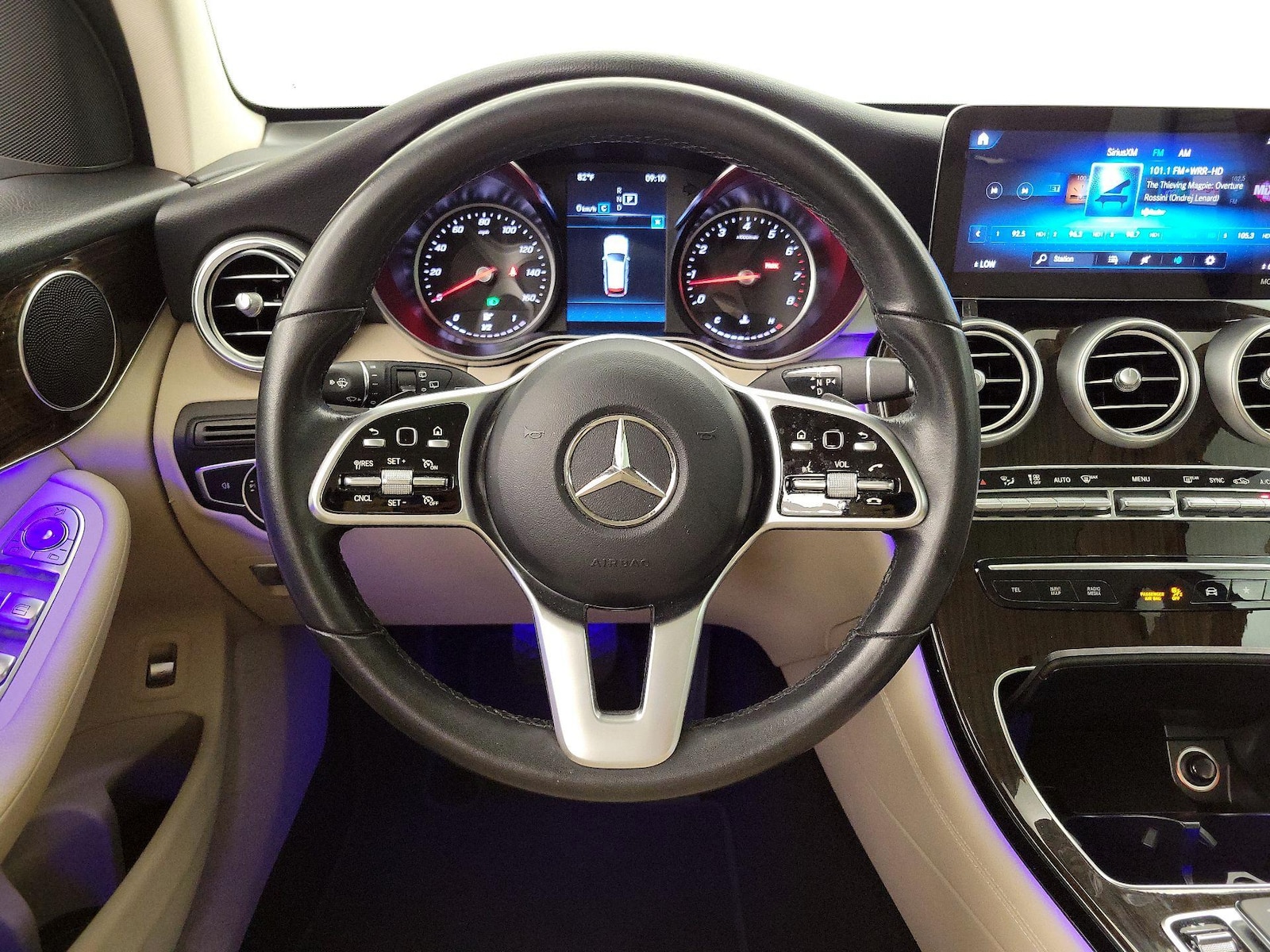 2021 Mercedes-Benz GLC GLC300 - Photo 11