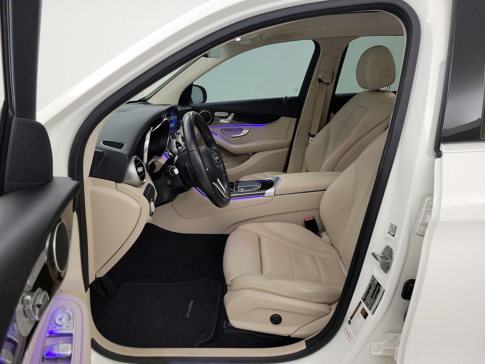 2021 Mercedes-Benz GLC GLC300 - Photo 12