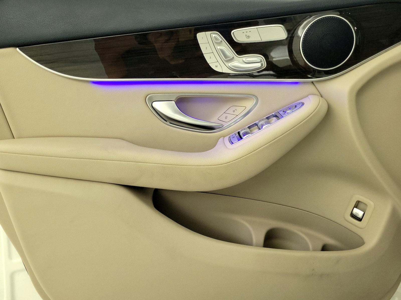 2021 Mercedes-Benz GLC GLC300 - Photo 13